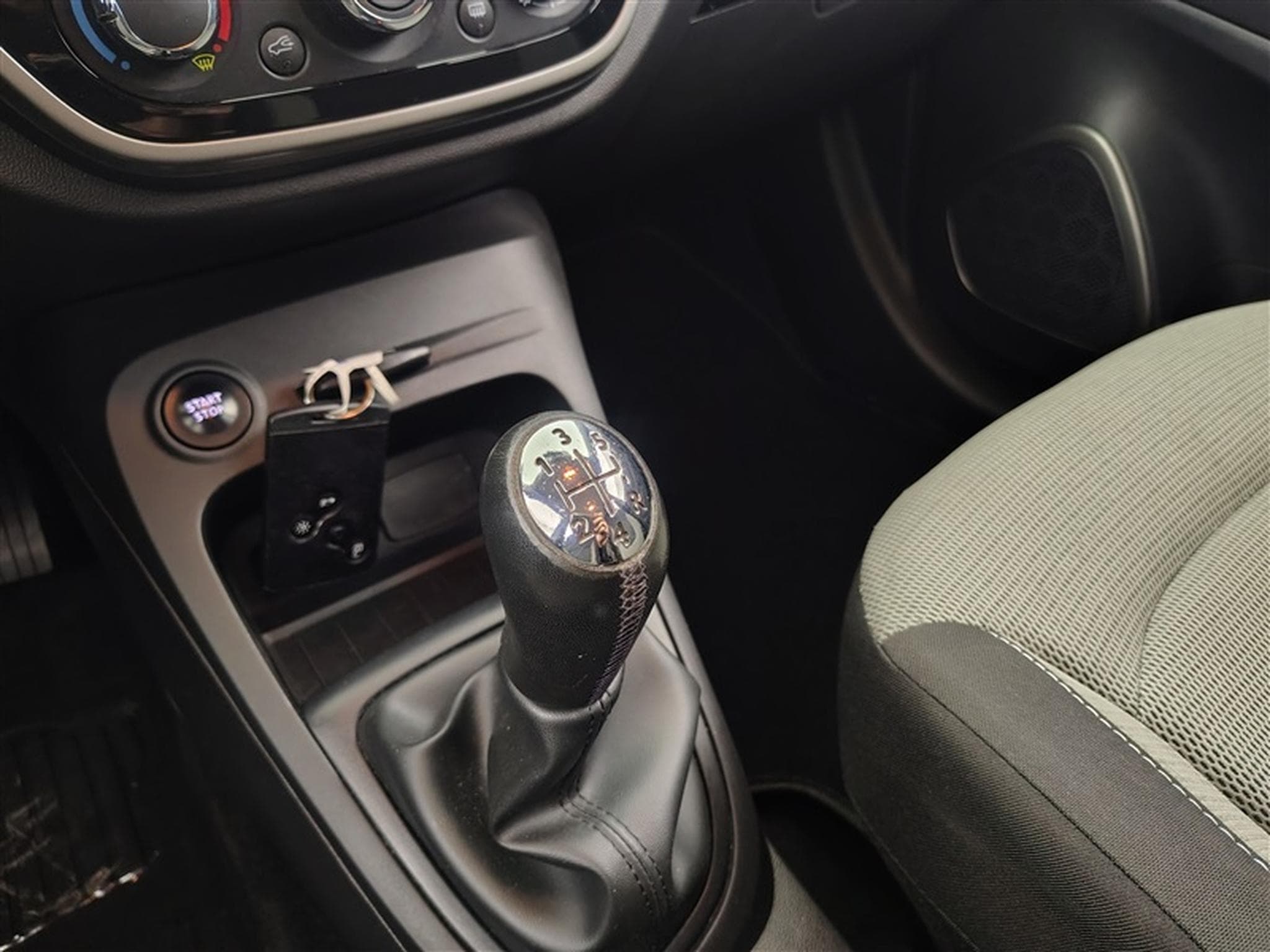 Renault Captur 0.9 TCe Energy Intens (2017) - Photo 12