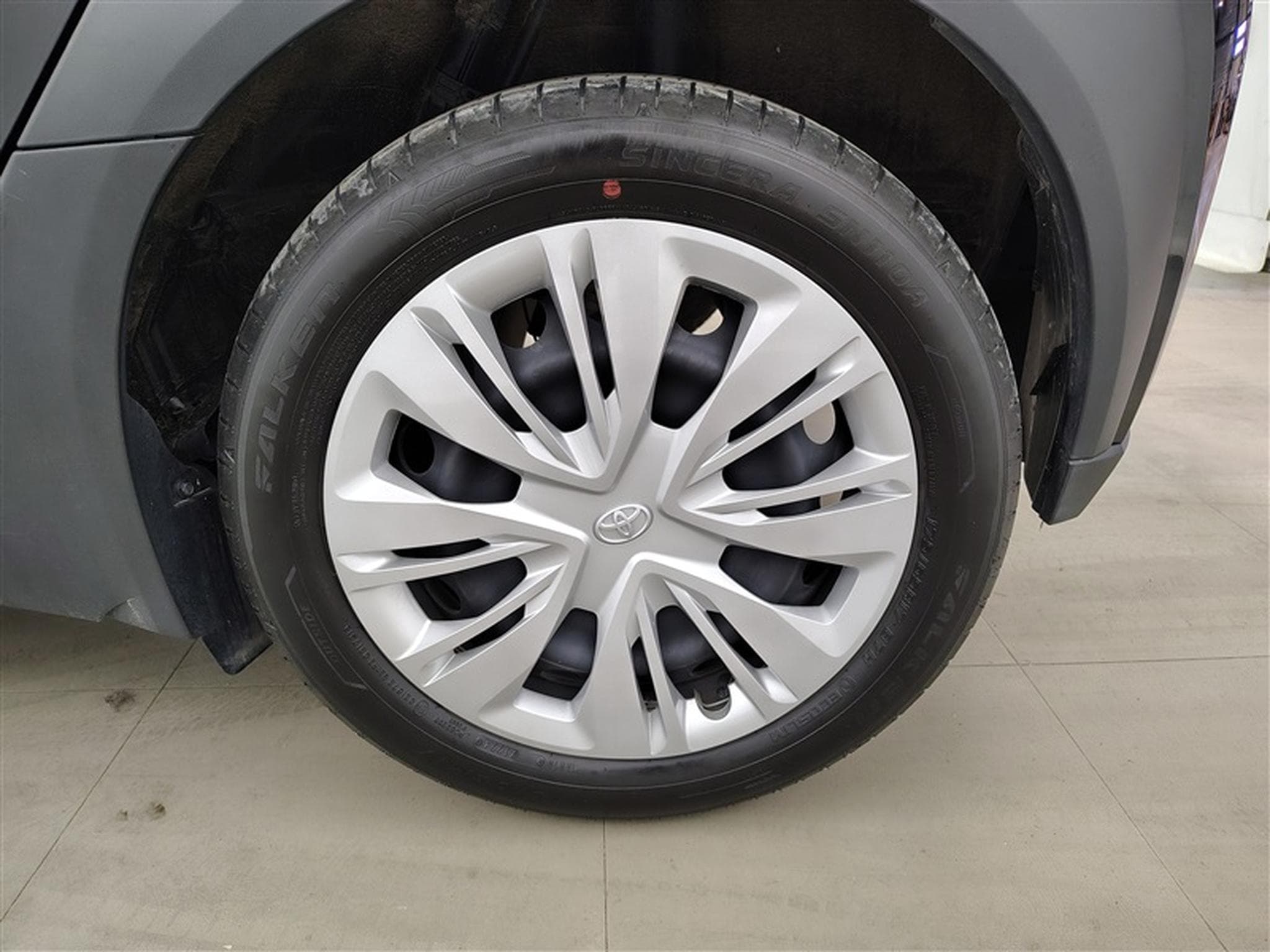 Toyota Aygo 1.0i VVT-i X play CVT *CARPLAY/CAMERA* (2024) - Photo 6