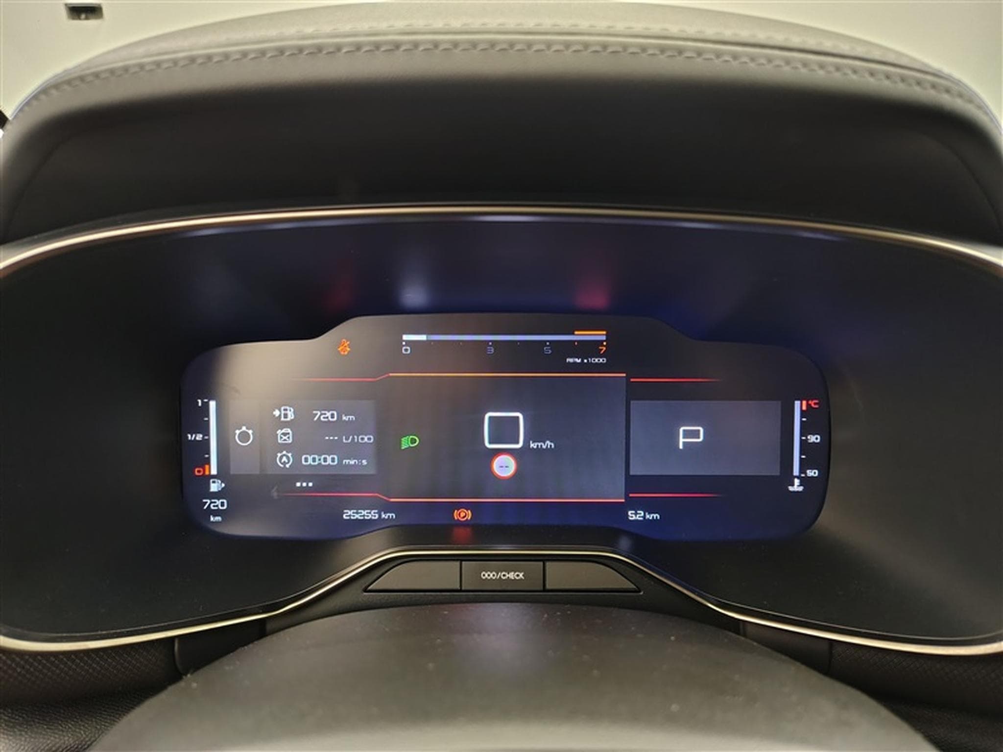 Citroen C5 Aircross 1.5 BlueHDi 130cv EAT8 PLUS NAVI / FULL LED / S-CUIR / JA 19 (2025) - Photo 10