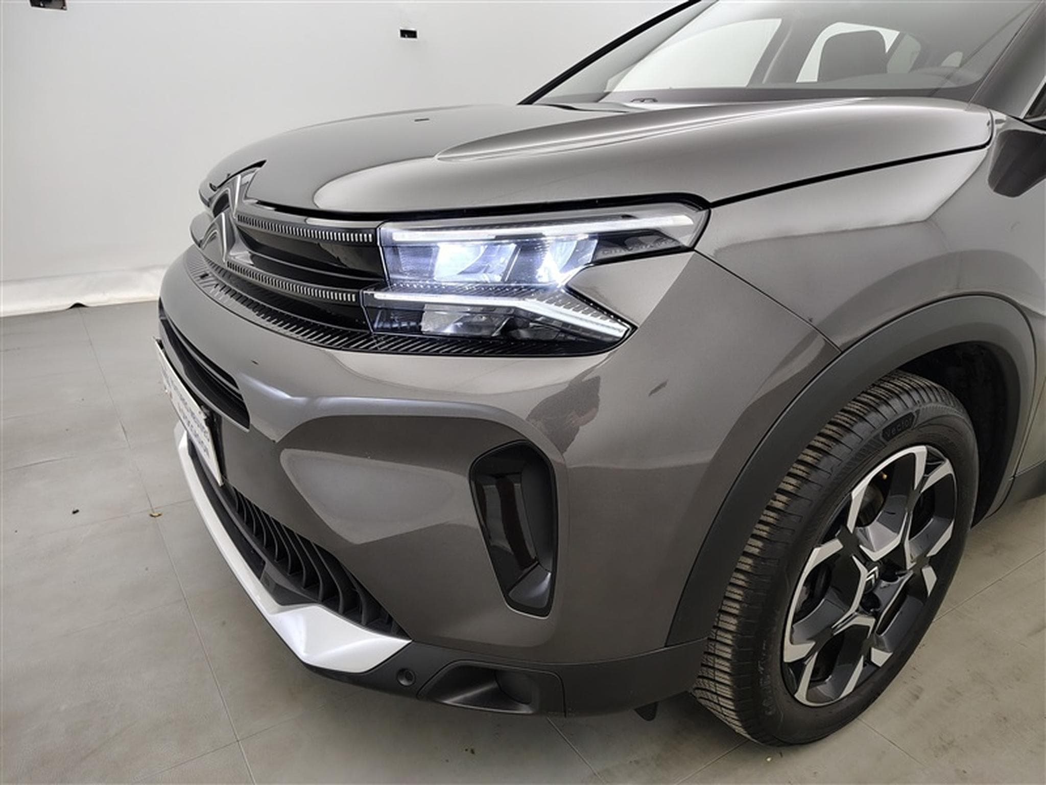 Citroen C5 Aircross 1.5 BlueHDi 130cv EAT8 PLUS NAVI / FULL LED / S-CUIR / JA 19 (2025) - Photo 15