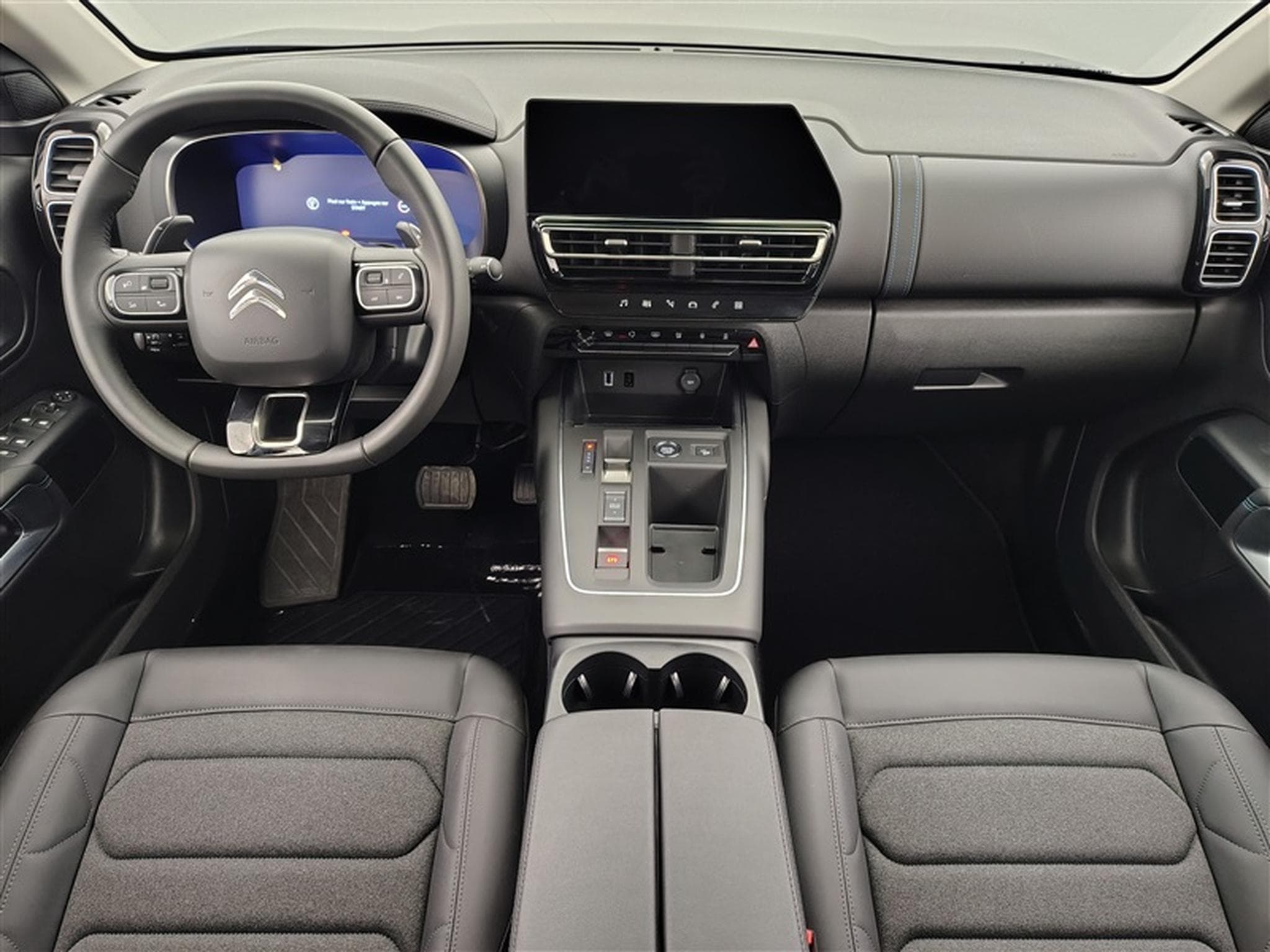 Citroen C5 Aircross 1.5 BlueHDi 130cv EAT8 PLUS NAVI / FULL LED / S-CUIR / JA 19 (2025) - Photo 8