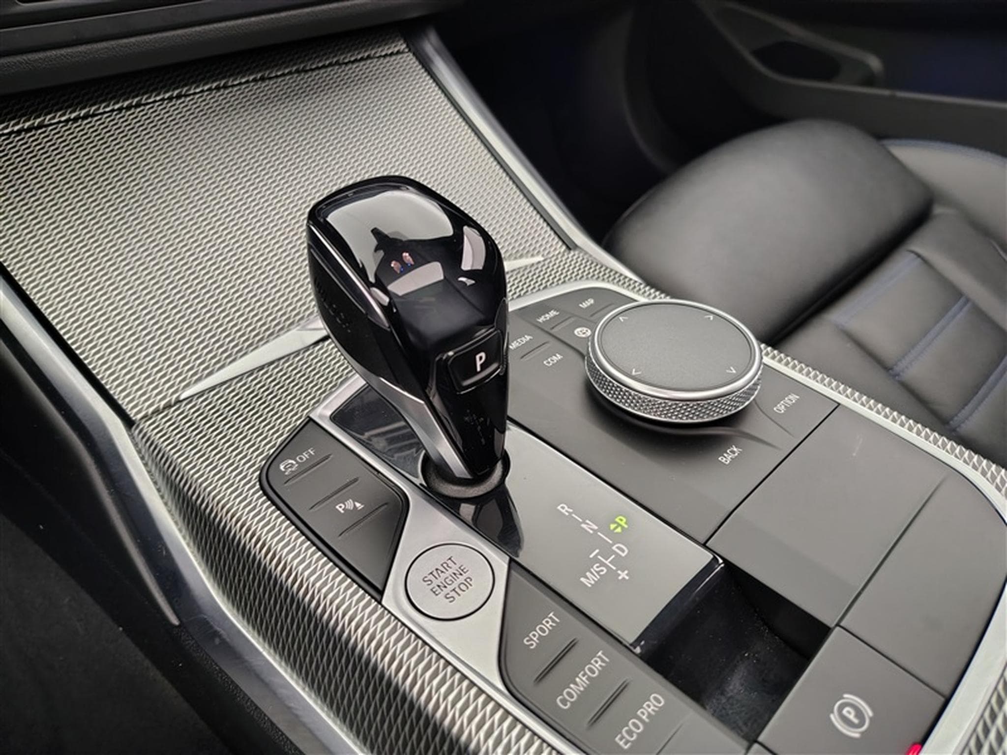 BMW 320 320 dA Pack M CUIR / NAVI / TO PANO / CARPLAY (2021) - Foto 12