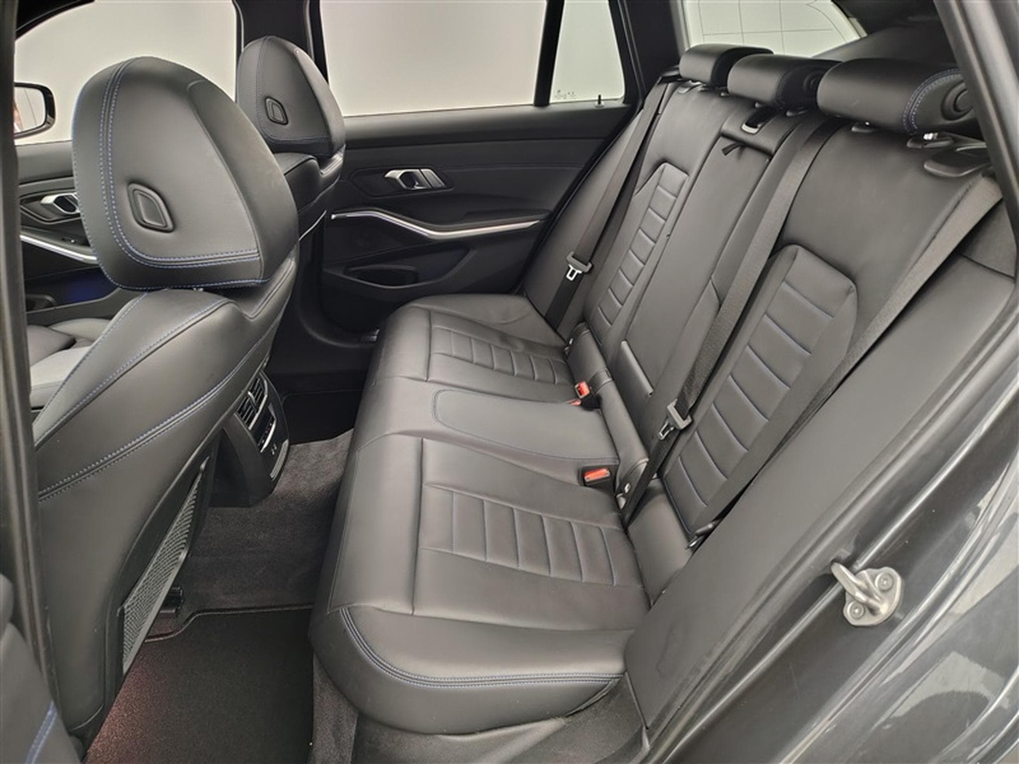 BMW 320 320 dA Pack M CUIR / NAVI / TO PANO / CARPLAY (2021) - Foto 13