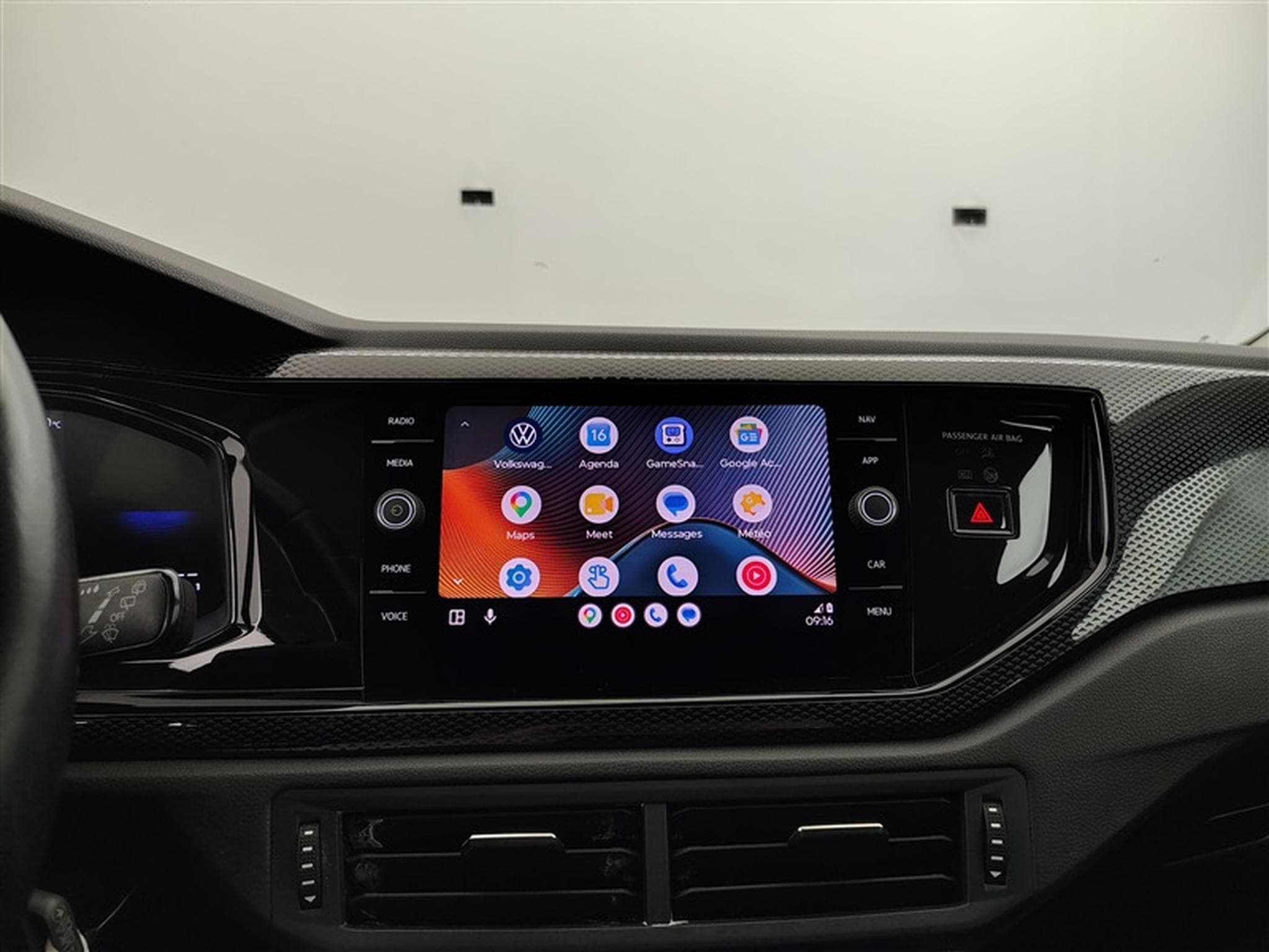 VW Polo 1.0 TSI 95Cv DSG CARPLAY / FULL LED / PDC AV-AR (2024) - Foto 20