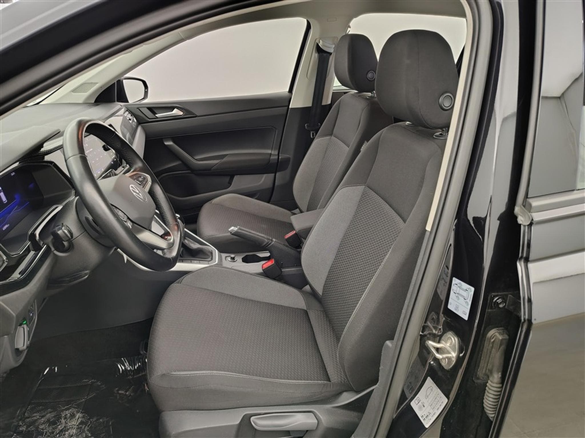 VW Polo 1.0 TSI 95Cv DSG CARPLAY / FULL LED / PDC AV-AR (2024) - Foto 7