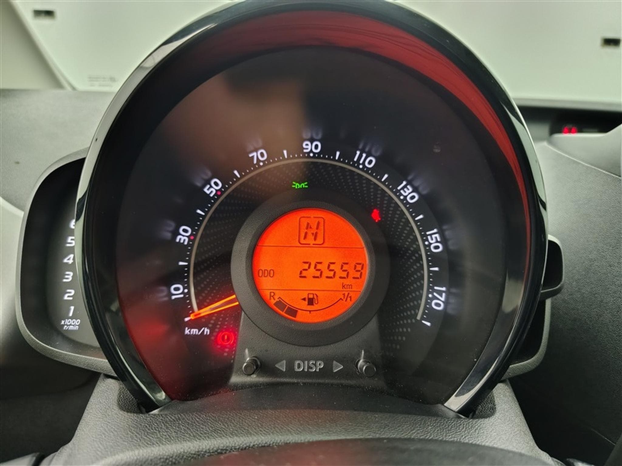 Toyota Aygo 1.0i VVT-i X-Play AUTO (2020) - Foto 10