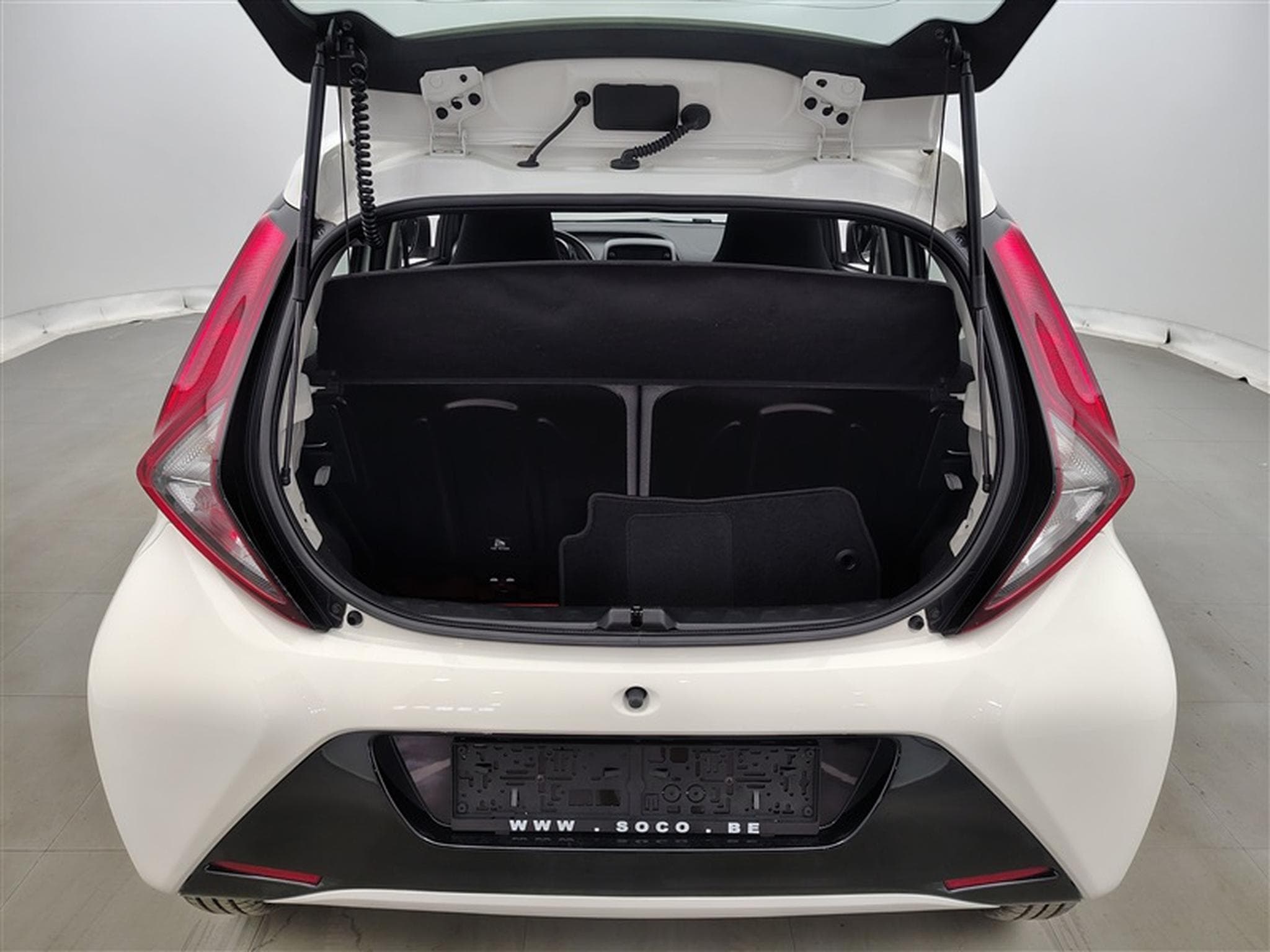 Toyota Aygo 1.0i VVT-i X-Play AUTO (2020) - Foto 14