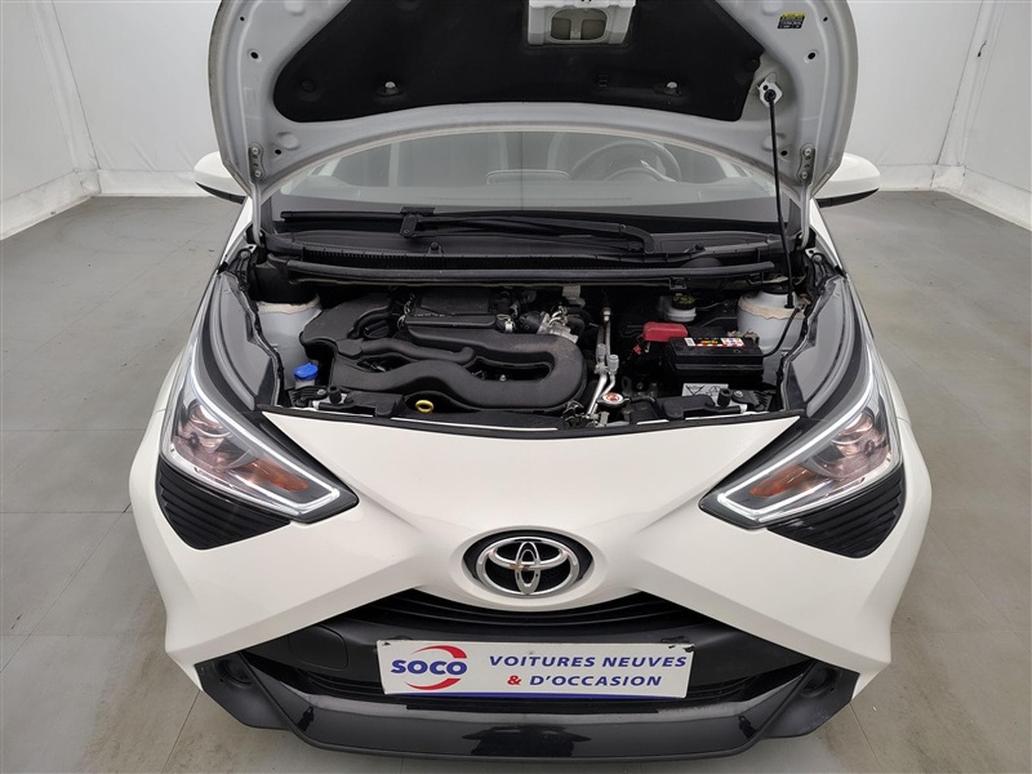 Toyota Aygo 1.0i VVT-i X-Play AUTO (2020) - Foto 18