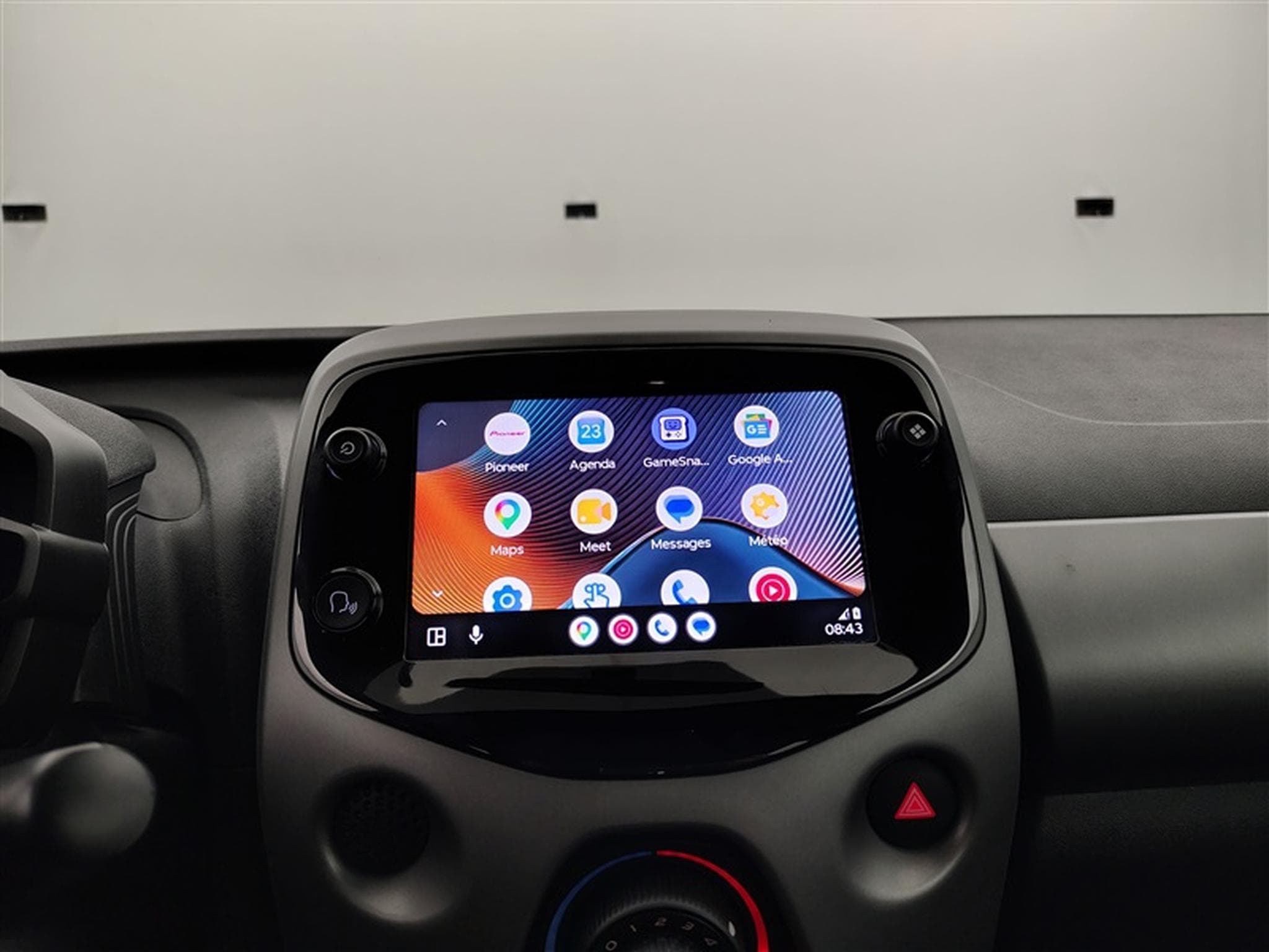 Toyota Aygo 1.0i VVT-i X-Play AUTO (2020) - Foto 19