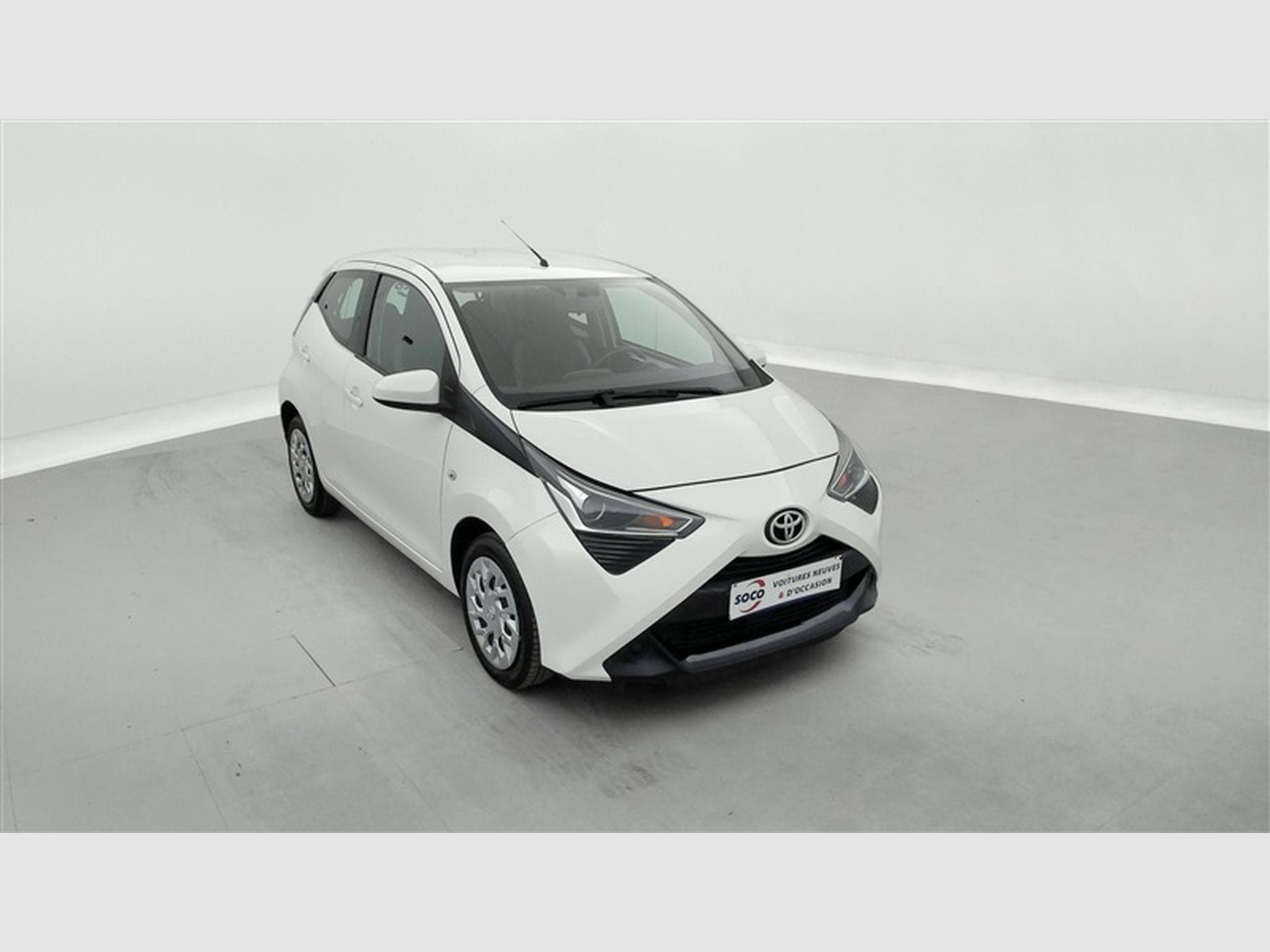 Toyota Aygo 1.0i VVT-i X-Play AUTO (2020) - Foto 21