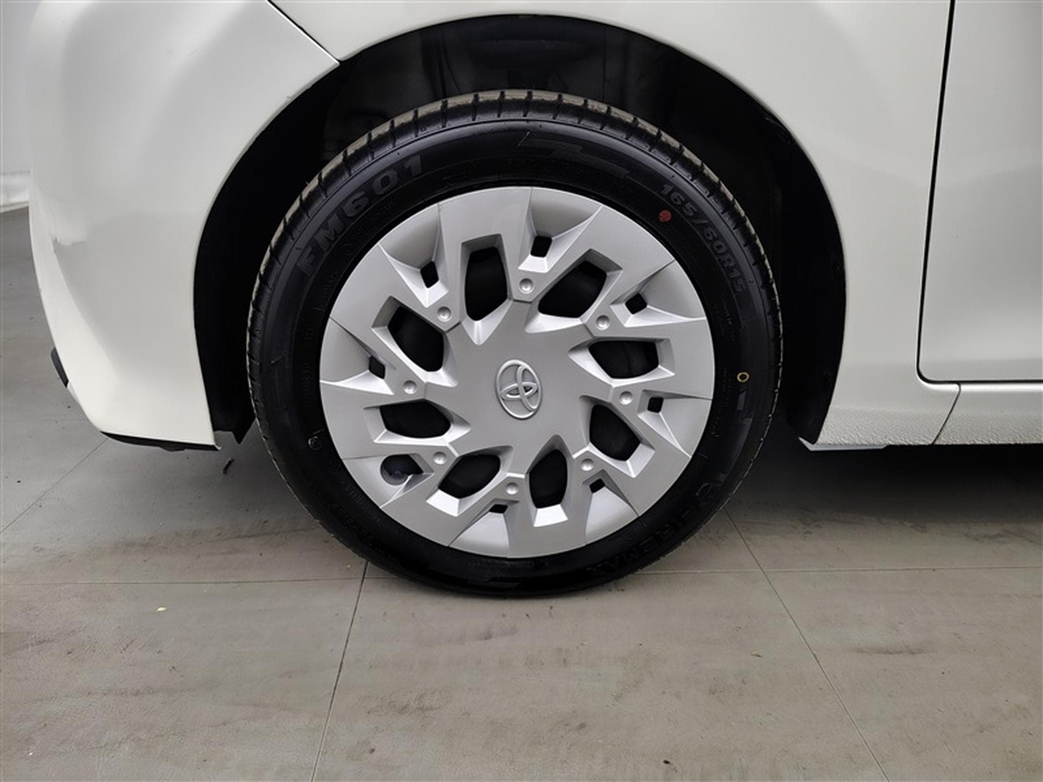 Toyota Aygo 1.0i VVT-i X-Play AUTO (2020) - Foto 6