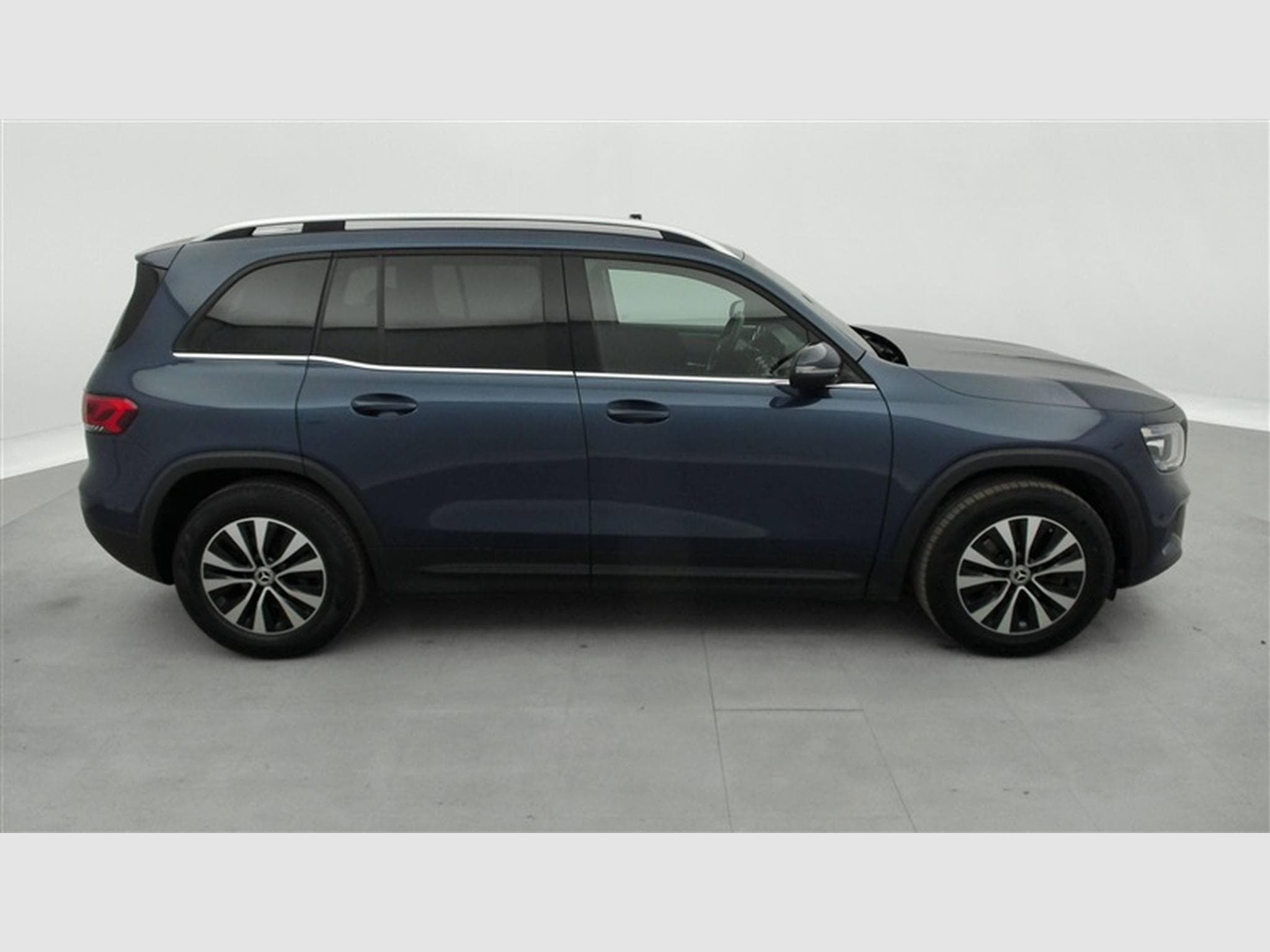 Mercedes GLB 180 180d Autom. Business Solution  S-CUIR / NAVI / FULL LED (2022) - Photo 24