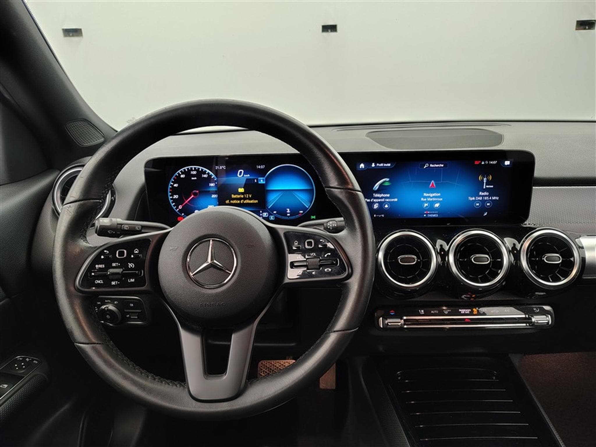 Mercedes GLB 180 180d Autom. Business Solution  S-CUIR / NAVI / FULL LED (2022) - Photo 8