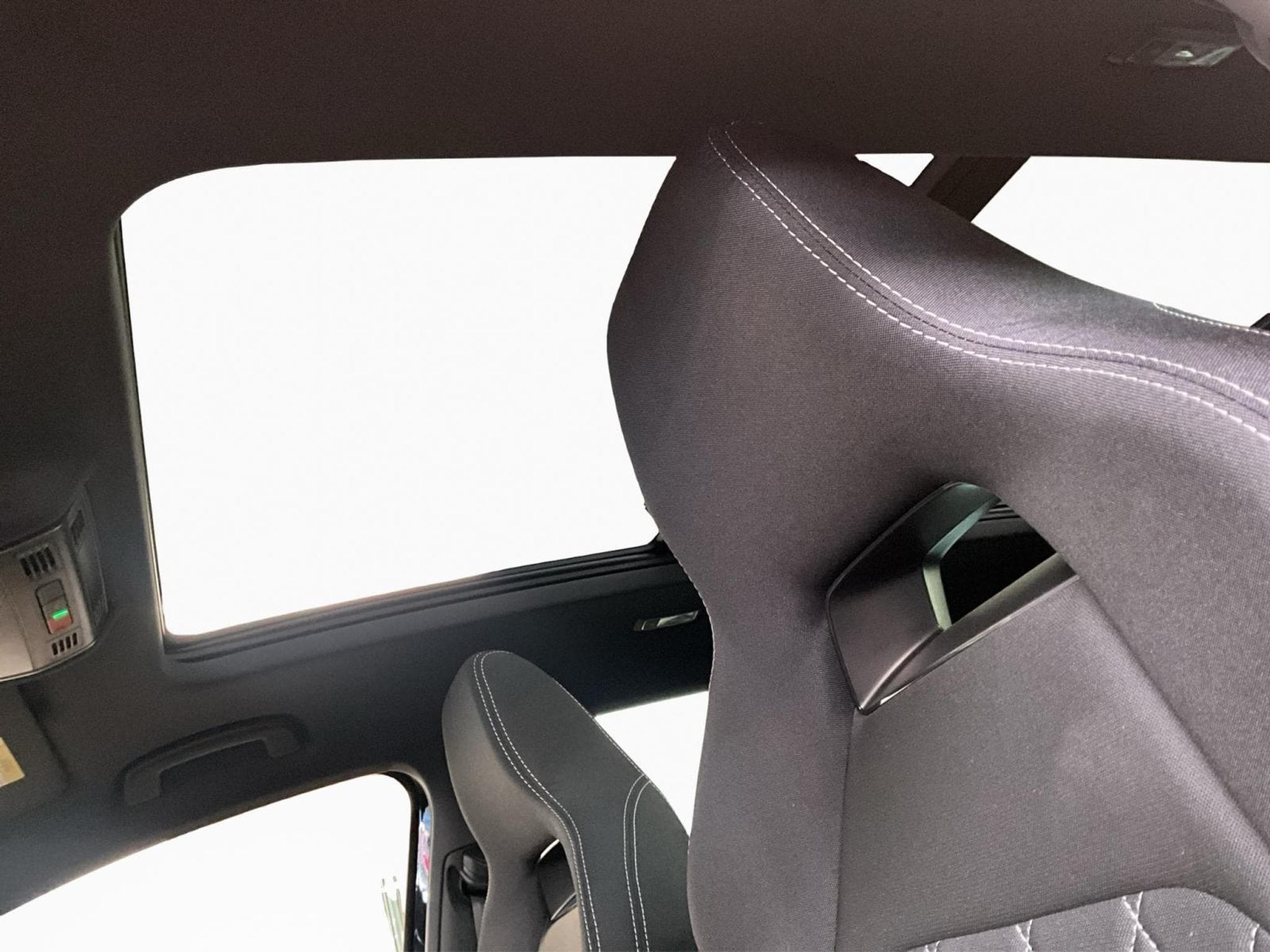 Skoda Karoq Sportline+DSG+4x4+Pano+AHK+Stand-H.+P.Travel-Ass. (2025) - Foto 15