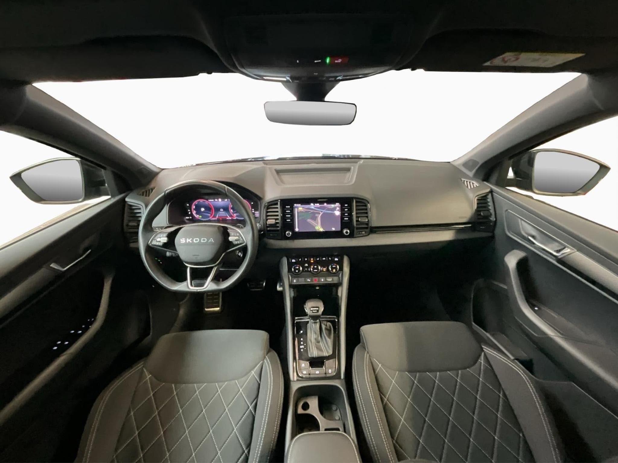 Skoda Karoq Sportline+DSG+4x4+Pano+AHK+Stand-H.+P.Travel-Ass. (2025) - Foto 2