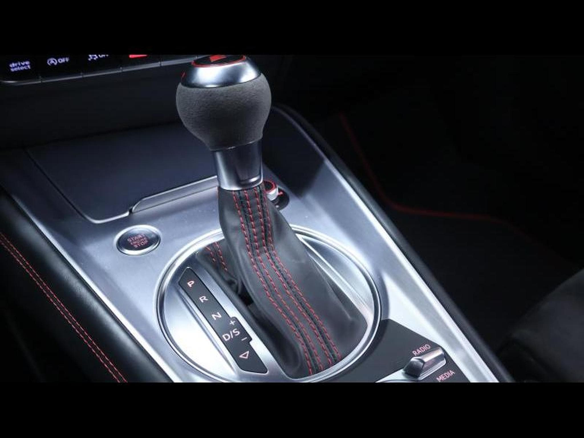 Audi TT Coupé S-Line Competition 2.0 TFSI 197 S-Tronic (2022) - Photo 24