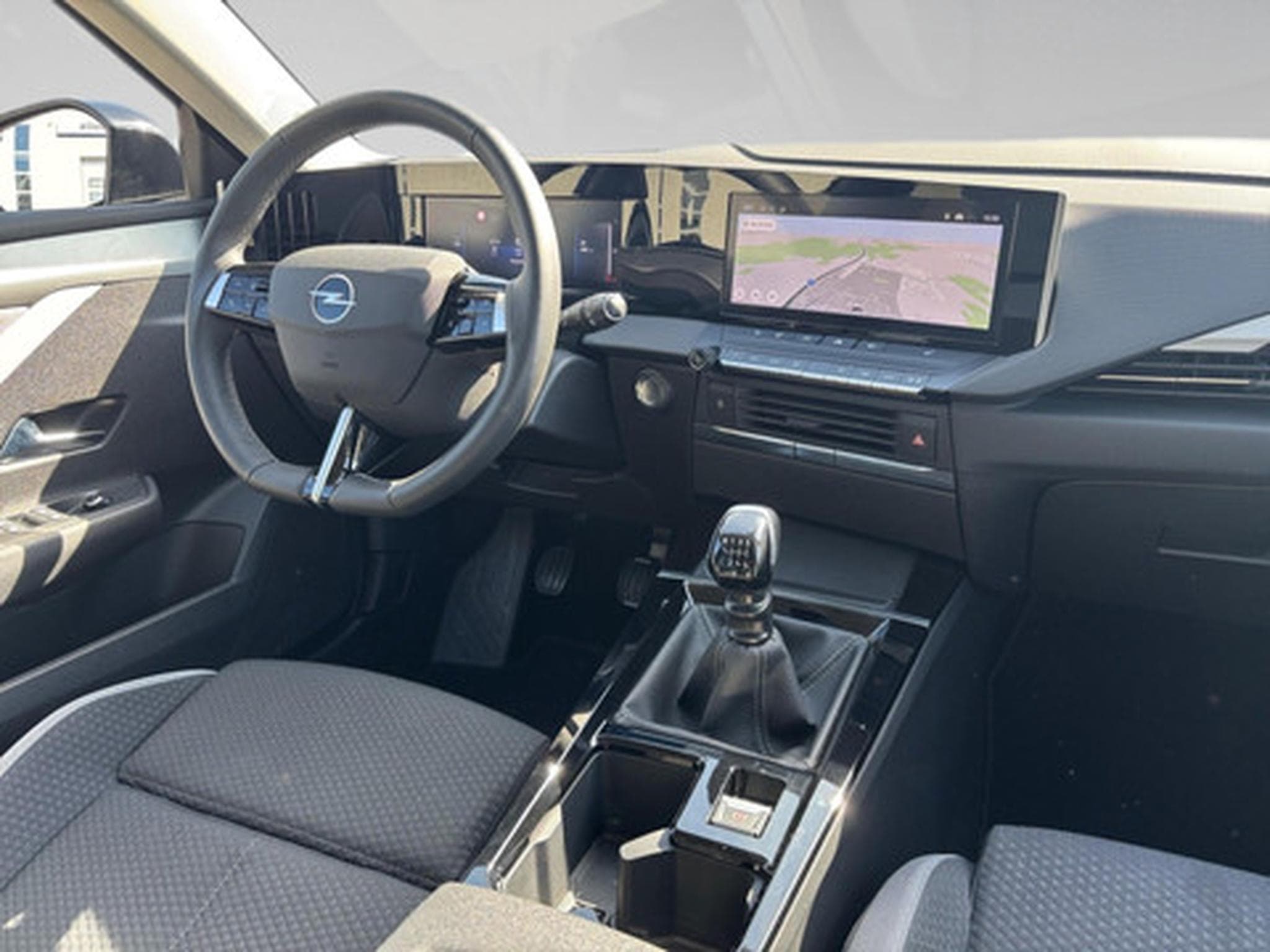 Opel Astra 1.2 L L Edition (2024) - Foto 6