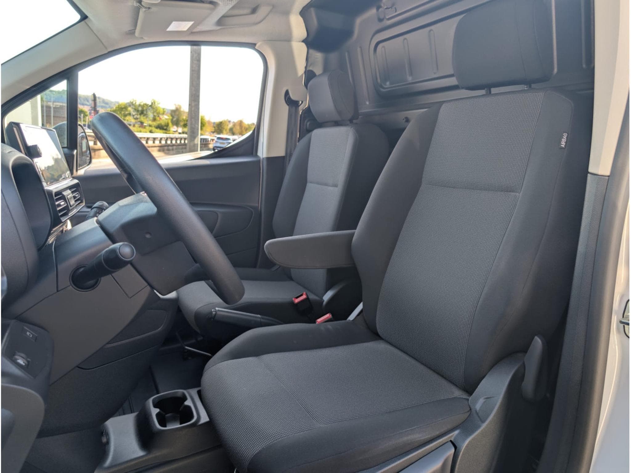 Toyota Proace CITY LWB 1.5L 100HP ACTIVE * GARANTIE CONSTRUCTEUR 9 ANS* (2025) - Foto 5
