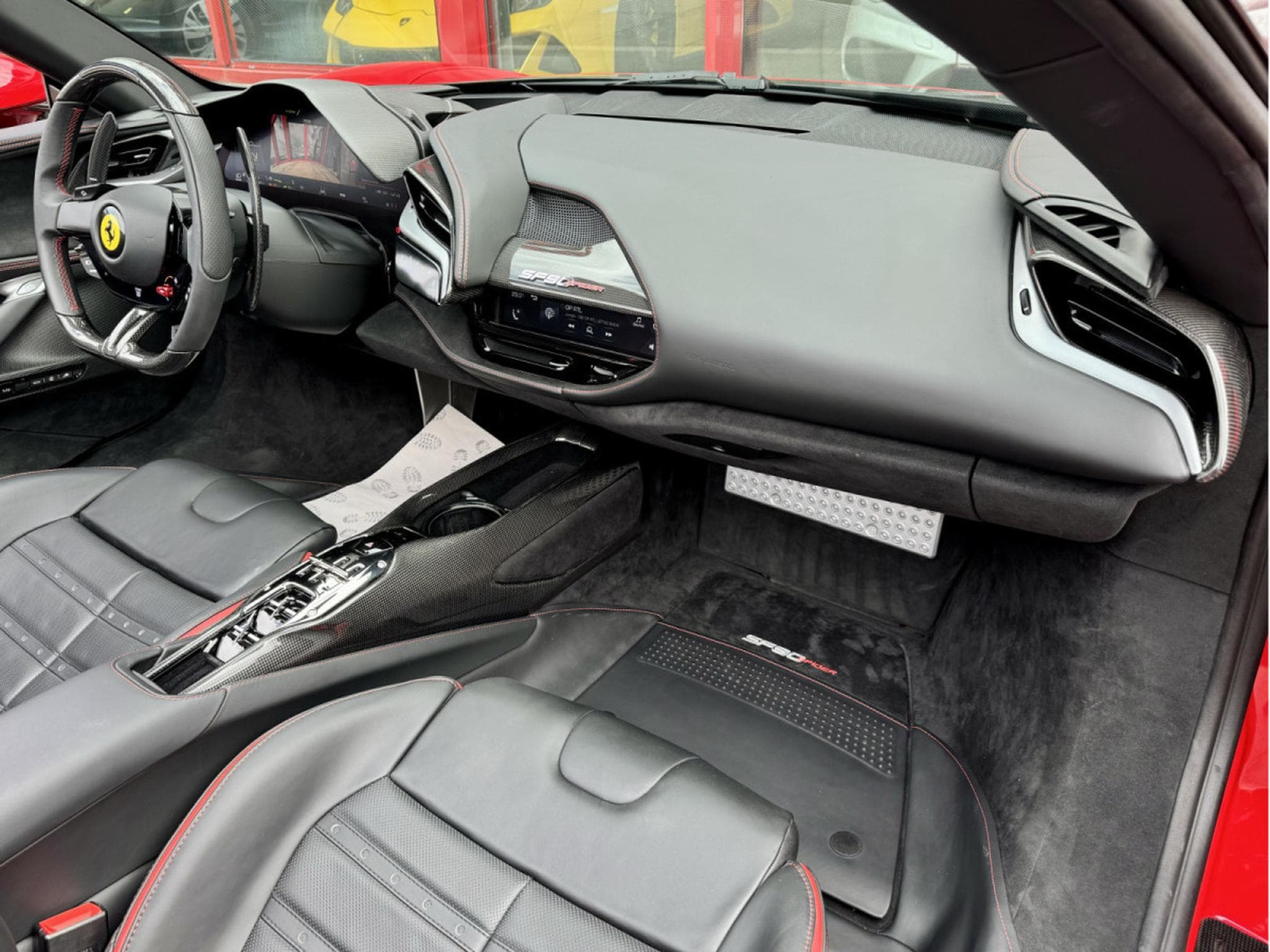 Ferrari SF90 REPRISES POSSIBLE ... INZAHLUNGEN MÖGLICH Full options Great (2023) - Foto 11