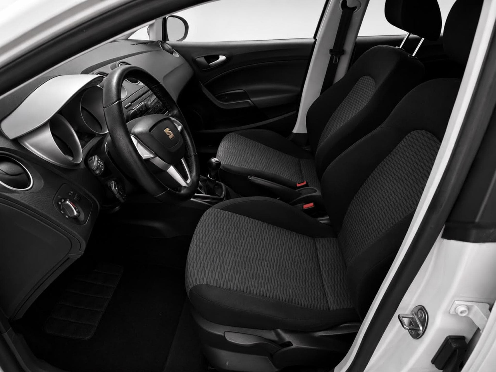 Seat Ibiza 1.6 Tdi 105 Style (2011) - Foto 7