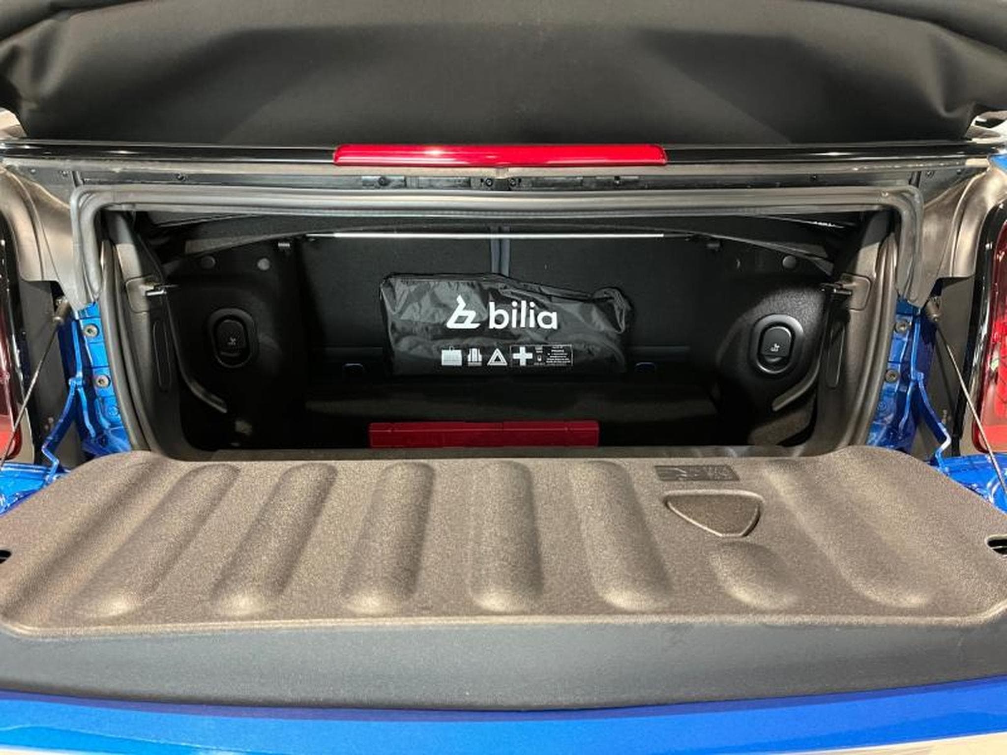 MINI Cooper Cooper S Cabrio (2025) - Photo 14