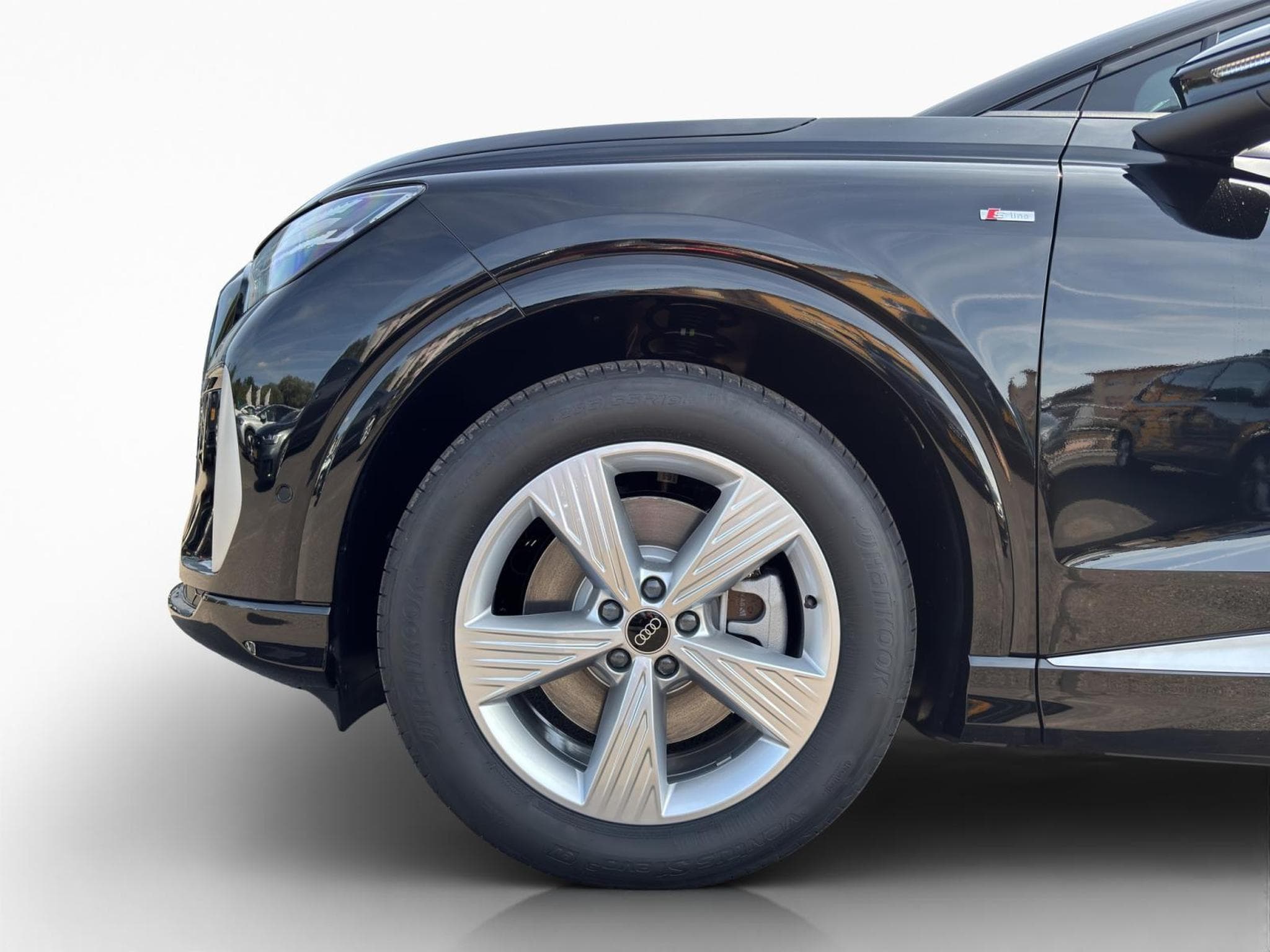 Audi Q4 e-tron SUV (2026) - Photo 8