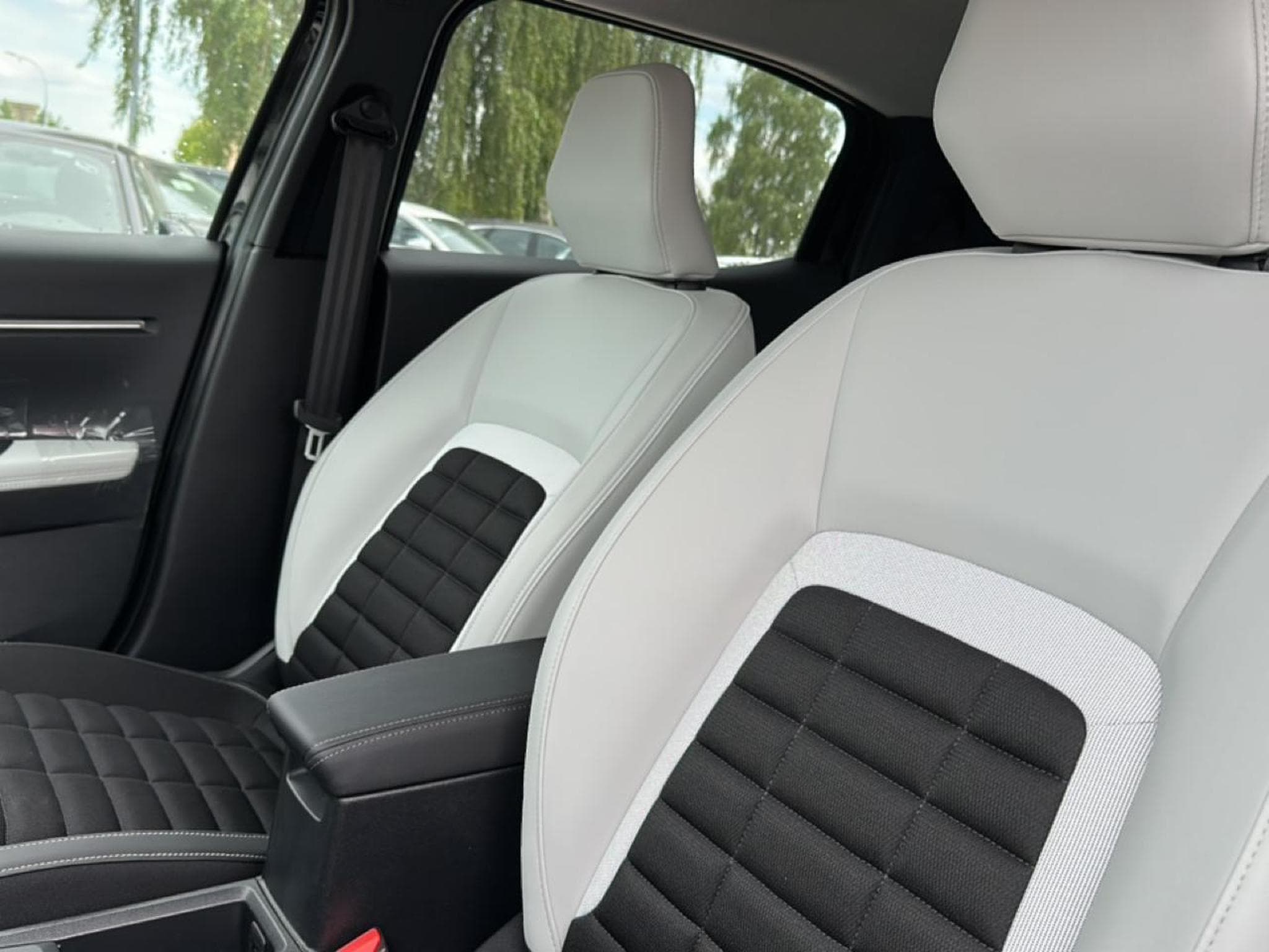 Citroen C3 AIRCROSS 1.2 HYBRIDE 145 MAX E-DCS6 (2026) - Photo 15