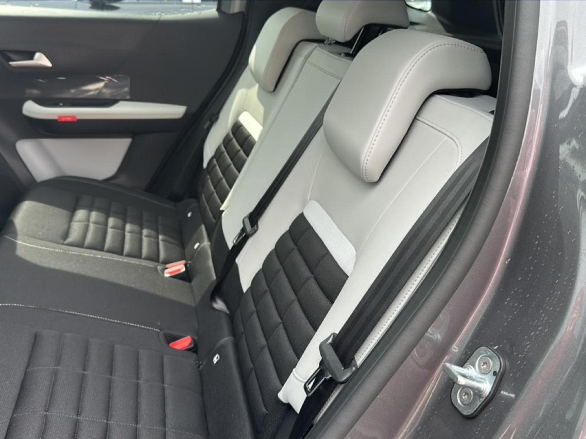 Citroen C3 AIRCROSS 1.2 HYBRIDE 145 MAX E-DCS6 (2026) - Photo 13