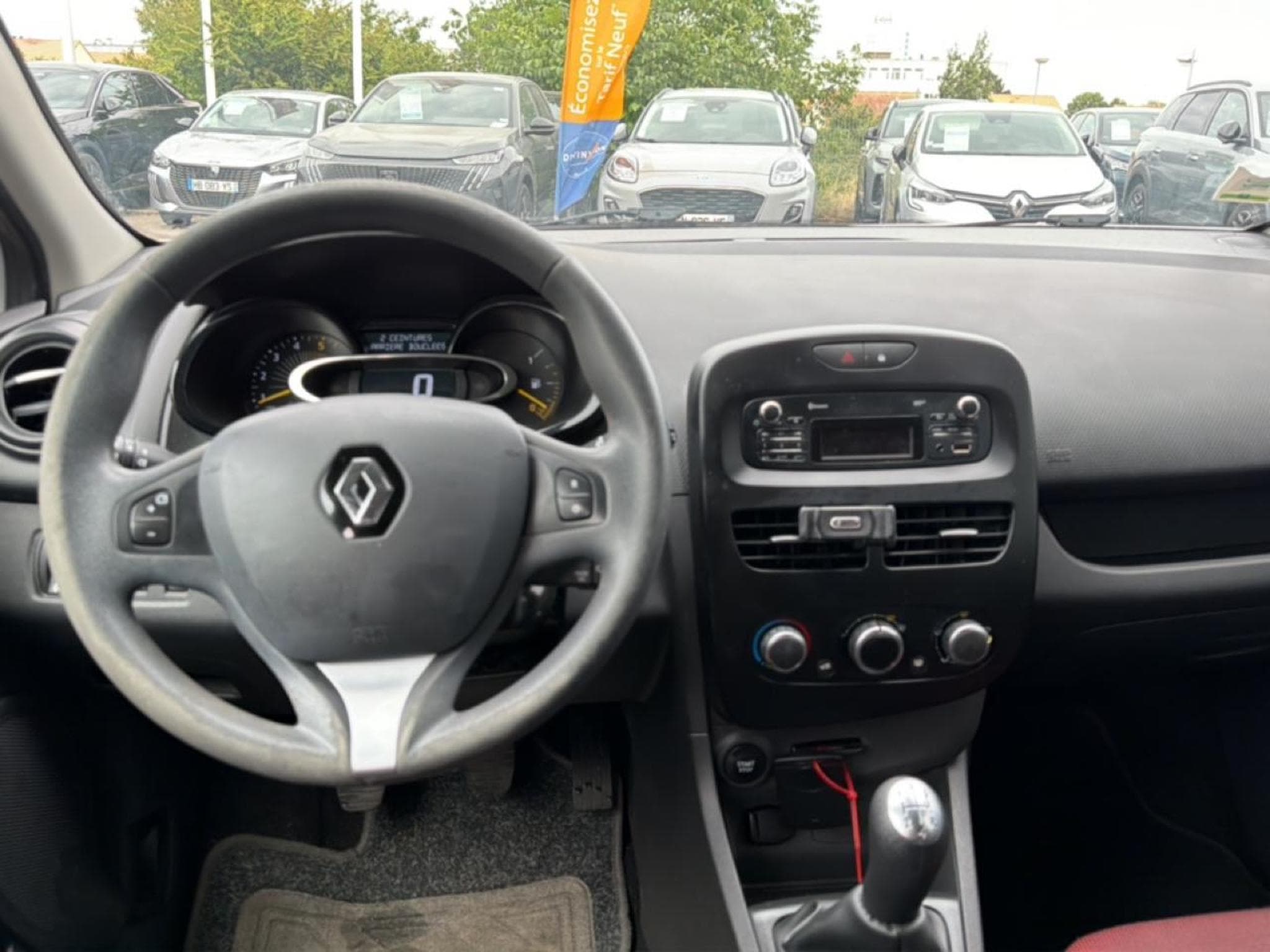 Renault CLIO IV 1.5 DCI 75 ENERGY LIFE (2016) - Foto 10