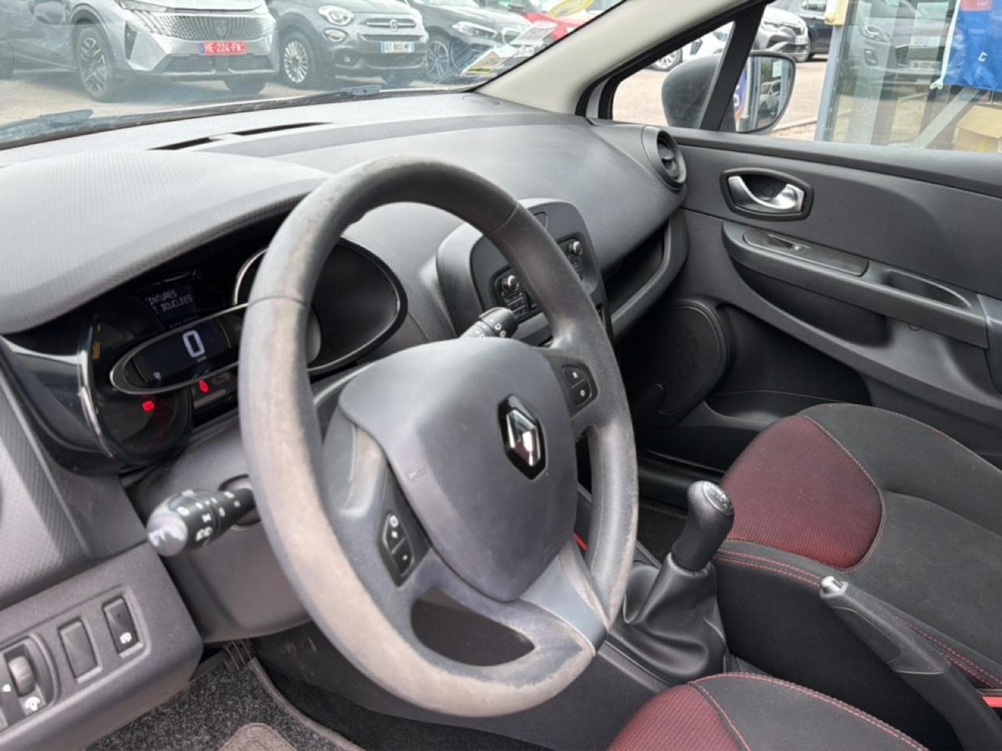 Renault CLIO IV 1.5 DCI 75 ENERGY LIFE (2016) - Foto 12