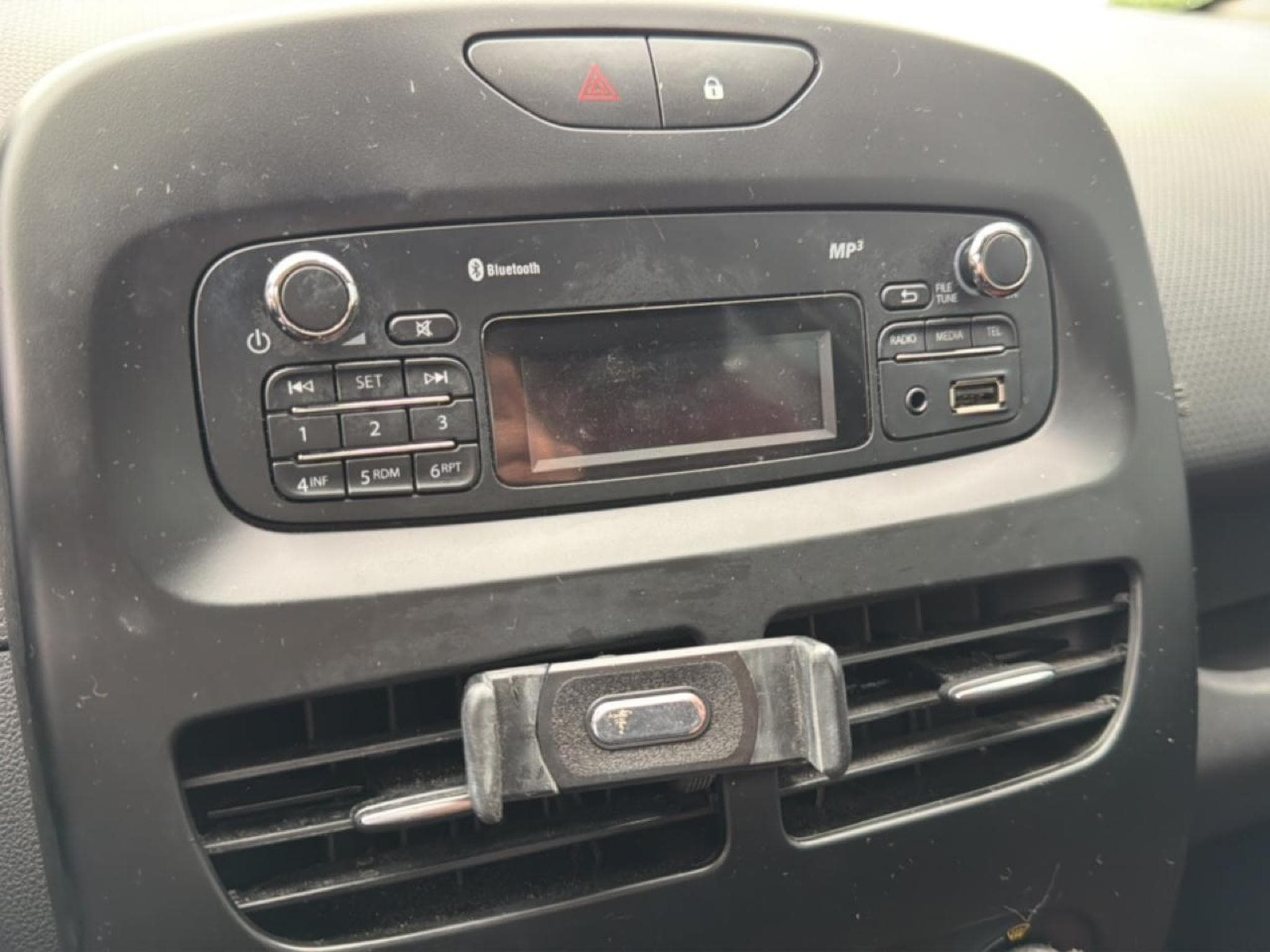 Renault CLIO IV 1.5 DCI 75 ENERGY LIFE (2016) - Foto 20