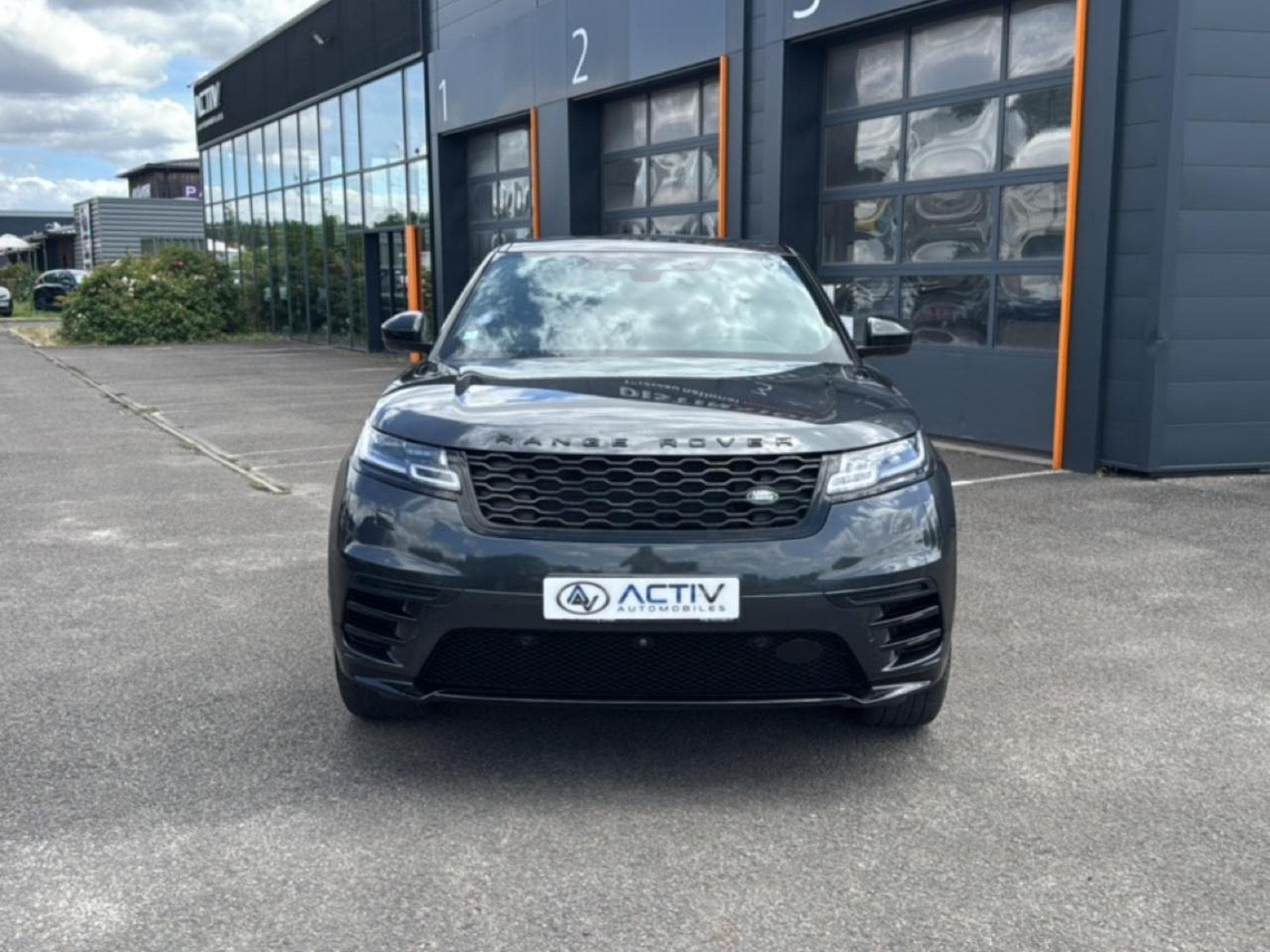 Land-Rover RANGE ROVER VELAR 2.0 P400E 404 PHEV R-DYNAMIC SE AWD BVA (2021) - Foto 2