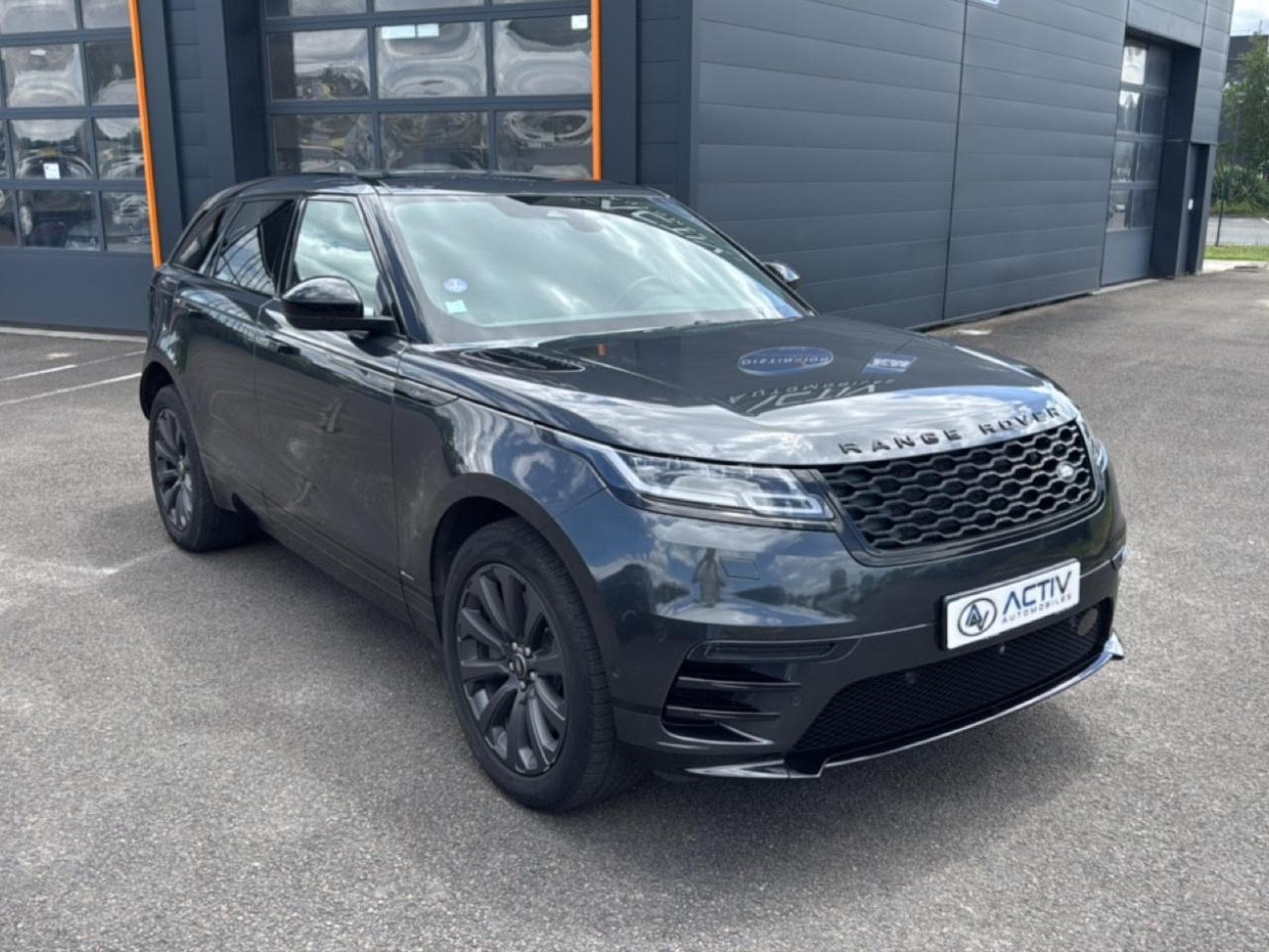 Land-Rover RANGE ROVER VELAR 2.0 P400E 404 PHEV R-DYNAMIC SE AWD BVA (2021) - Foto 3