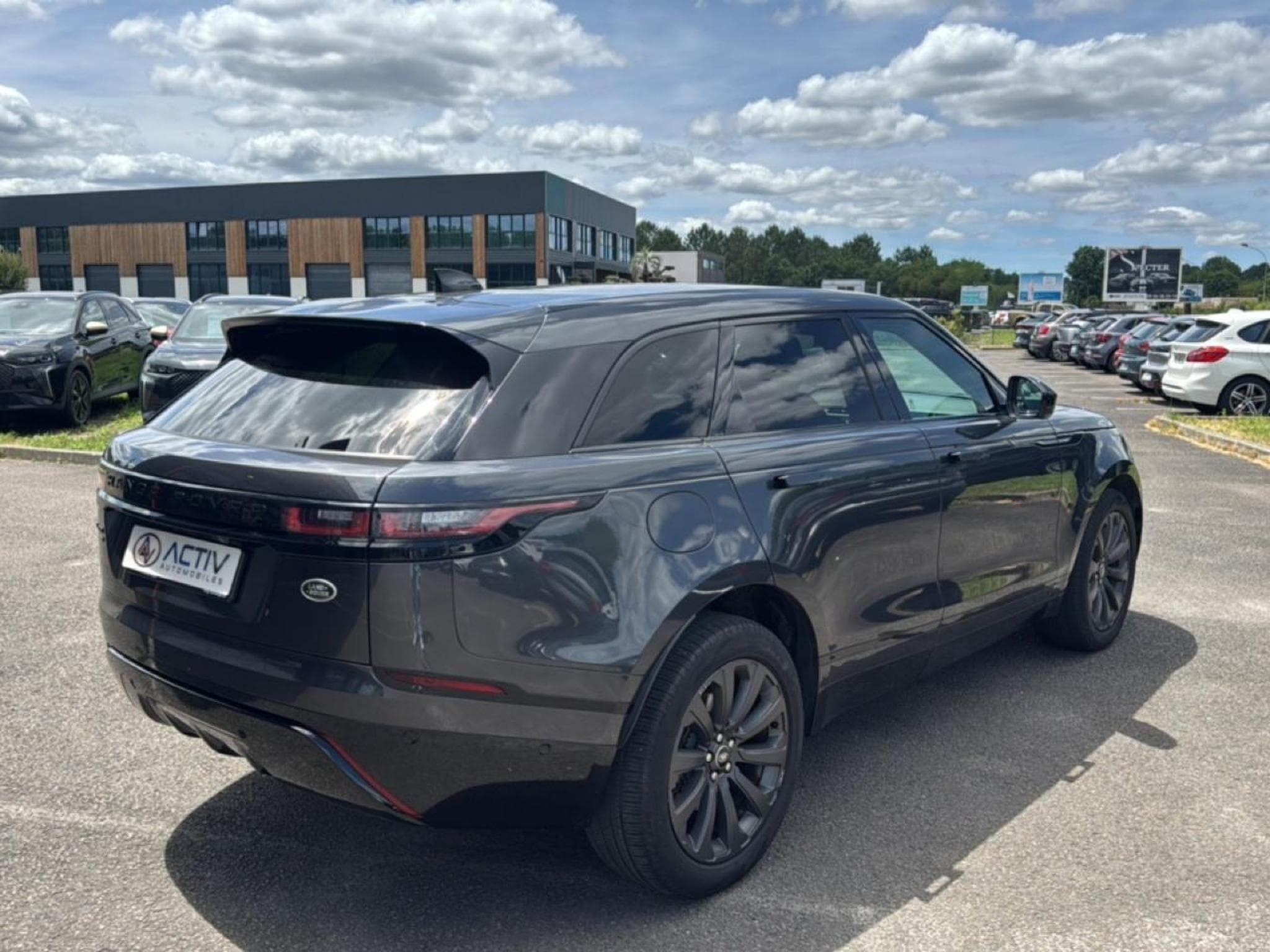 Land-Rover RANGE ROVER VELAR 2.0 P400E 404 PHEV R-DYNAMIC SE AWD BVA (2021) - Foto 5