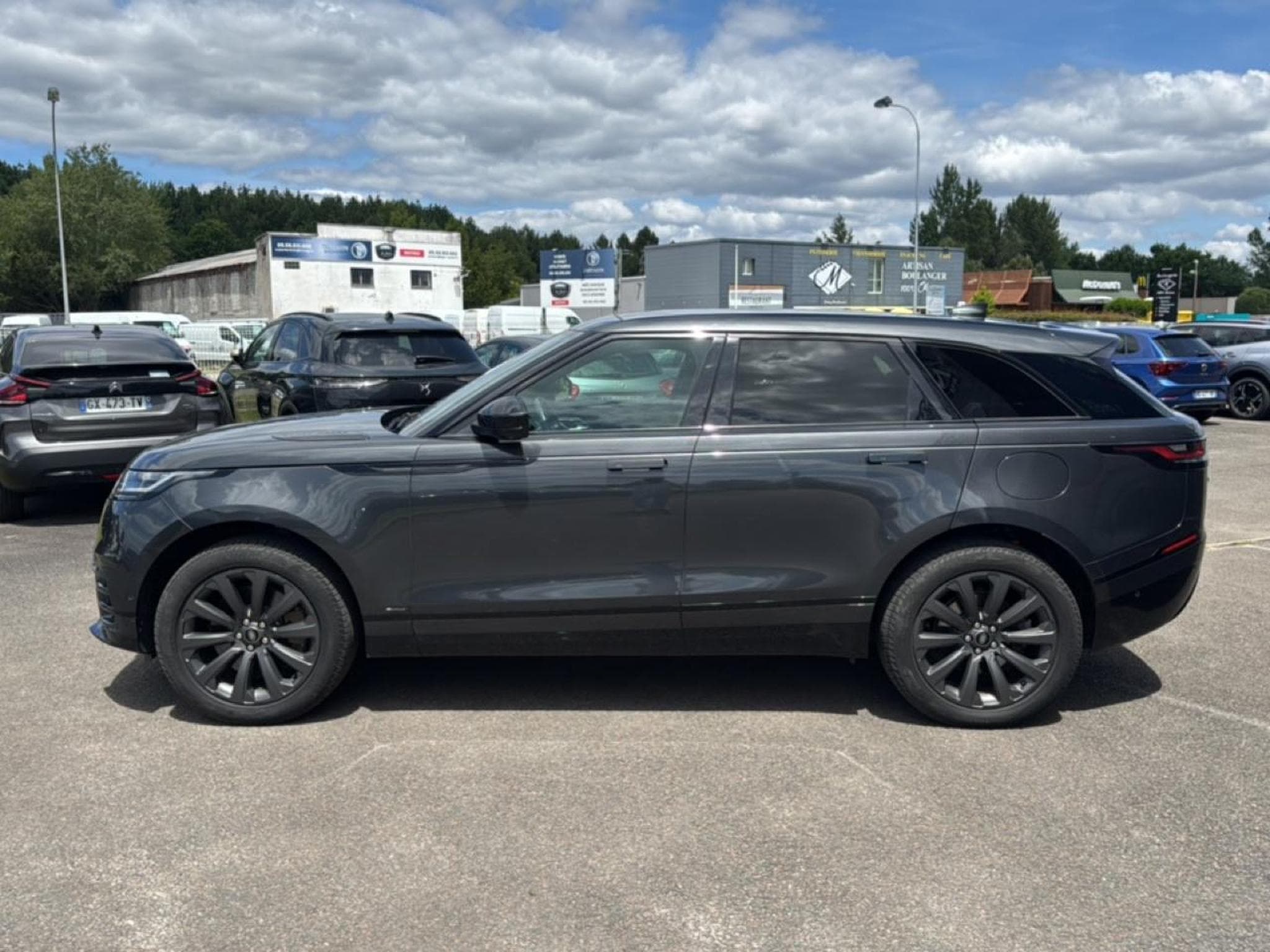 Land-Rover RANGE ROVER VELAR 2.0 P400E 404 PHEV R-DYNAMIC SE AWD BVA (2021) - Foto 8