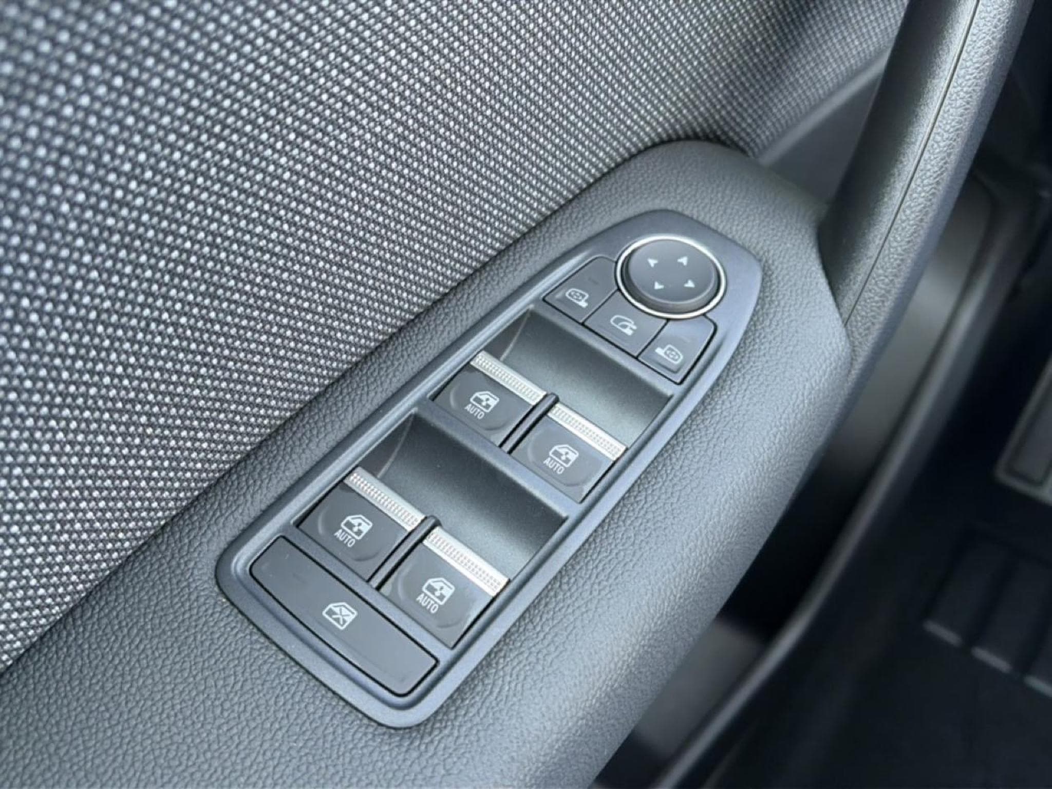 Renault Captur 1.8 E-TECH FULL HYBRID 160 TECHNO (2026) - Foto 11