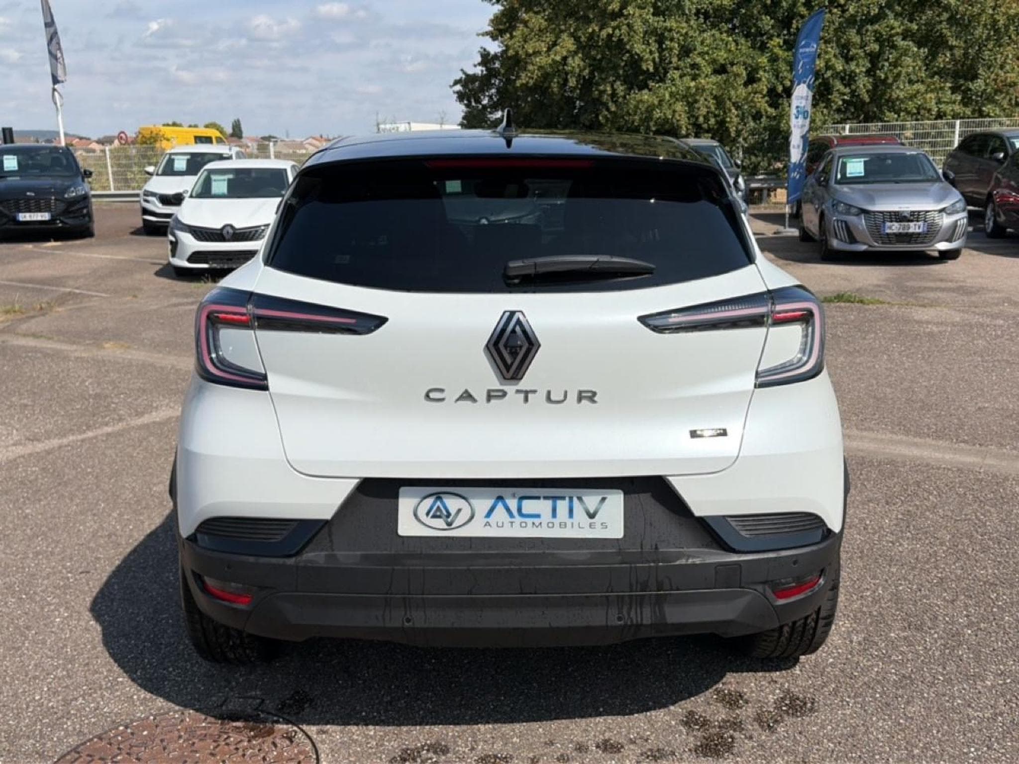 Renault Captur 1.8 E-TECH FULL HYBRID 160 TECHNO (2026) - Foto 6