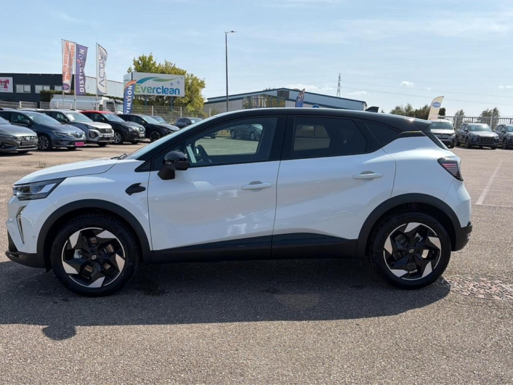 Renault Captur 1.8 E-TECH FULL HYBRID 160 TECHNO (2026) - Foto 8