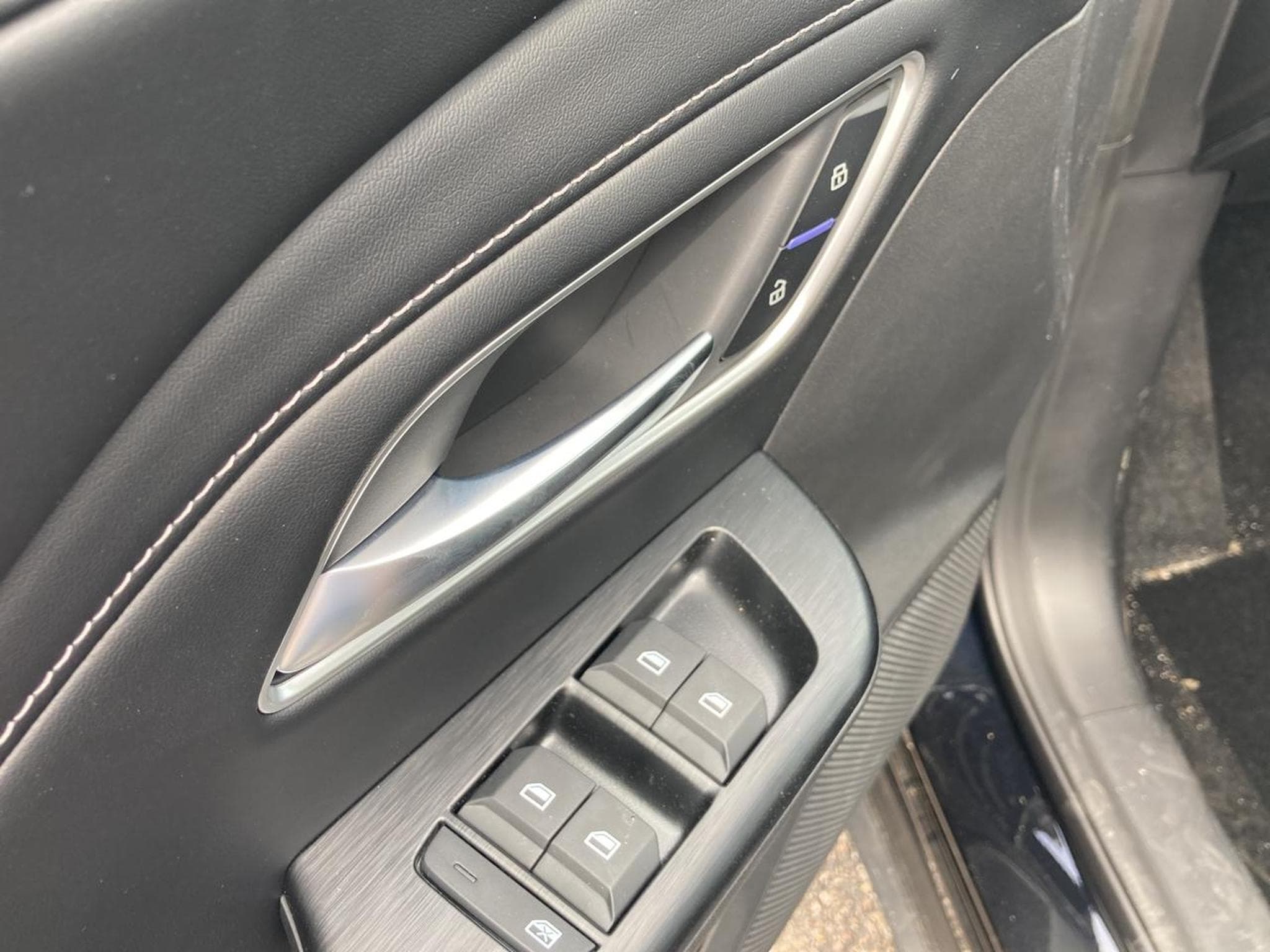 Mg Motor ZS 1.5 HYBRID+ 197 LUXURY (2026) - Photo 11