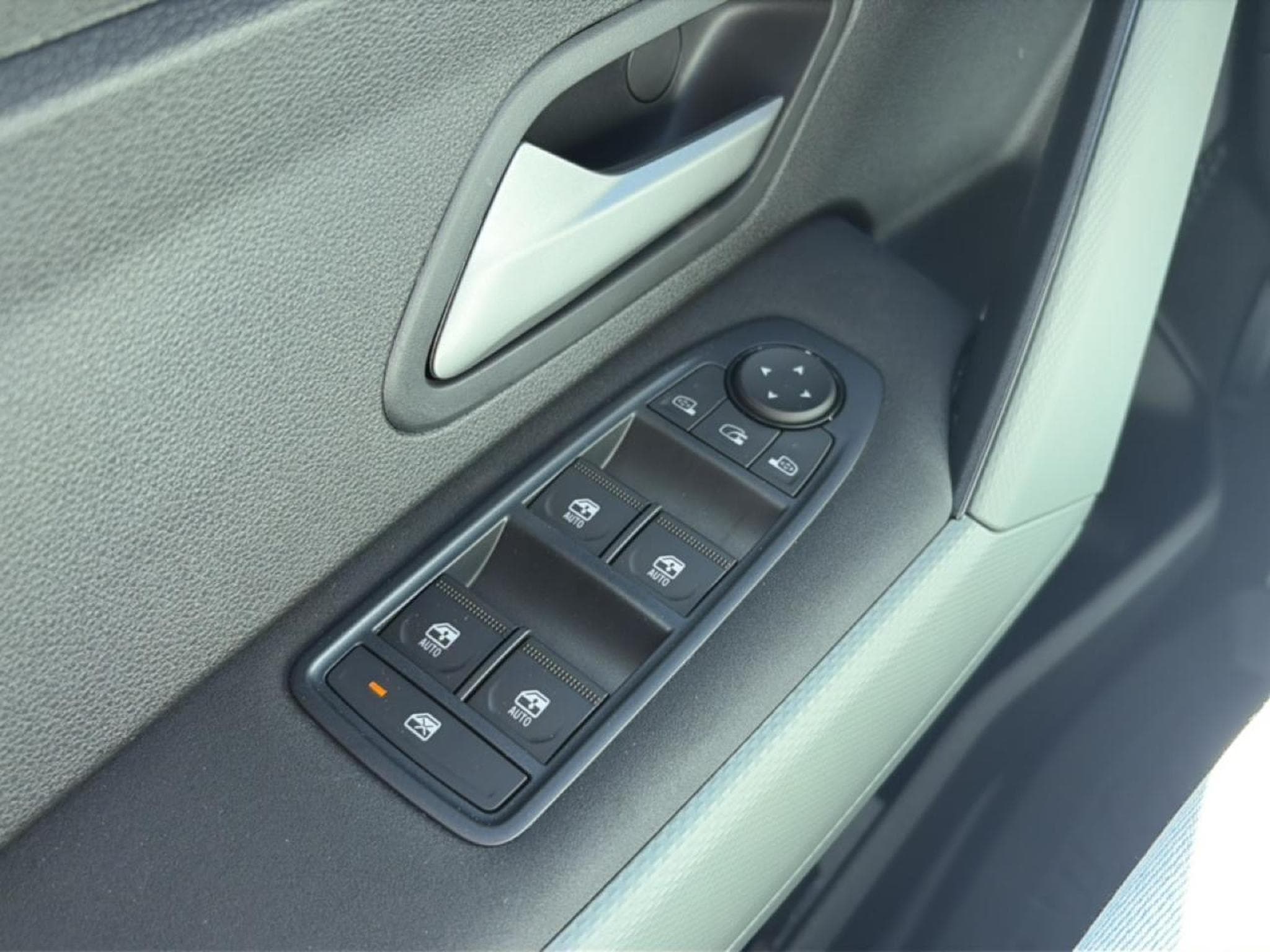 Dacia BIGSTER 1.2 MILD HYBRID 140 EXTREME (2026) - Foto 11