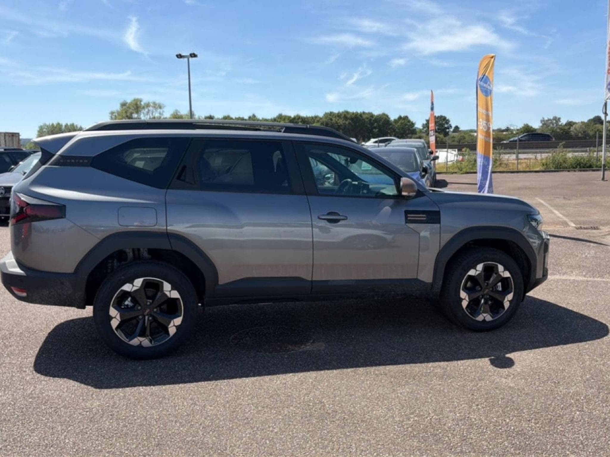 Dacia BIGSTER 1.2 MILD HYBRID 140 EXTREME (2026) - Foto 4