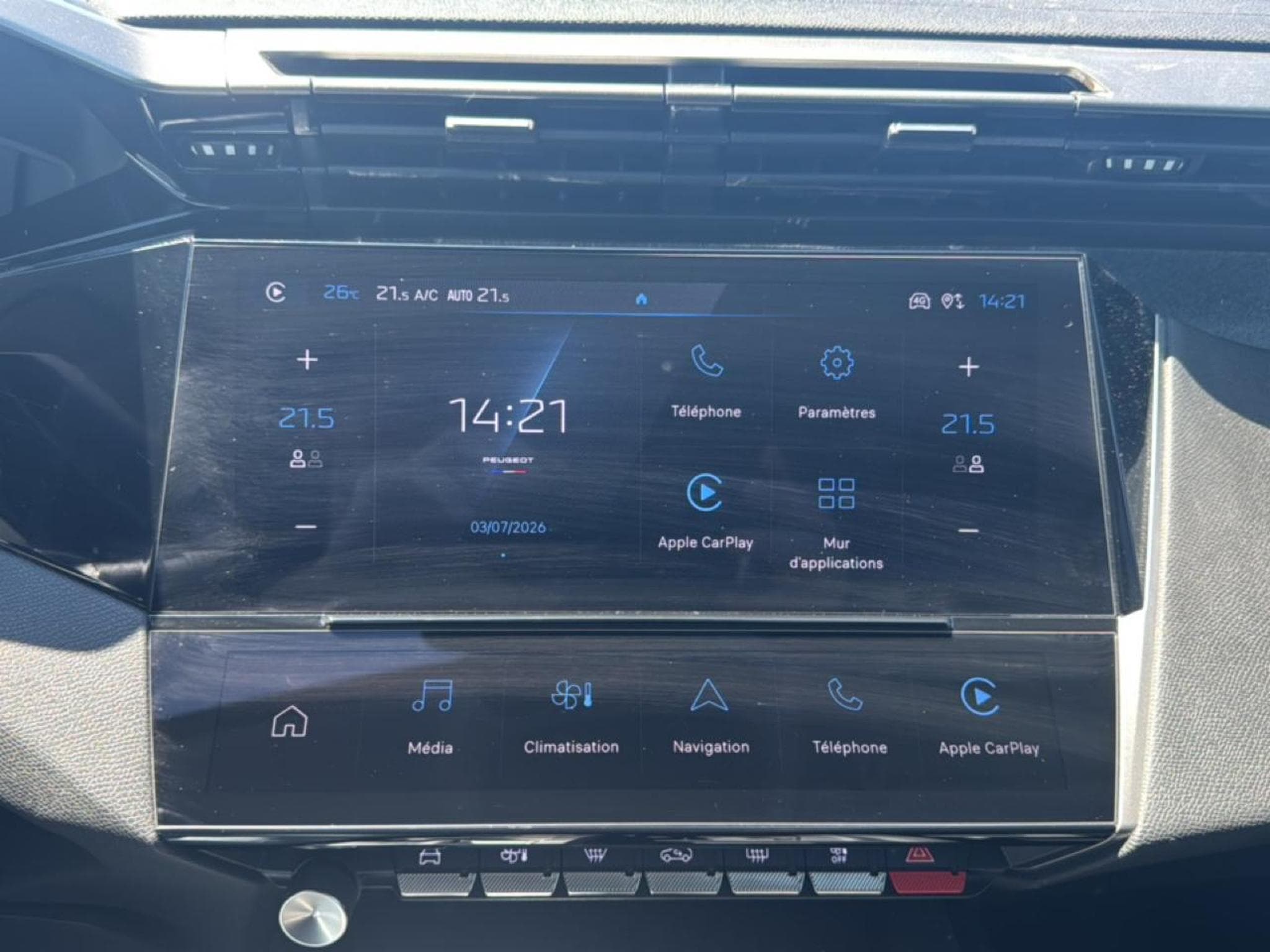 Peugeot 408 HYBRID 145 ALLURE E-DCS6 (2025) - Photo 19