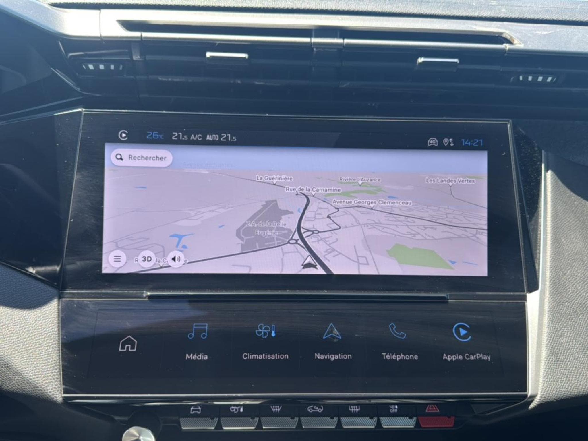 Peugeot 408 HYBRID 145 ALLURE E-DCS6 (2025) - Photo 20