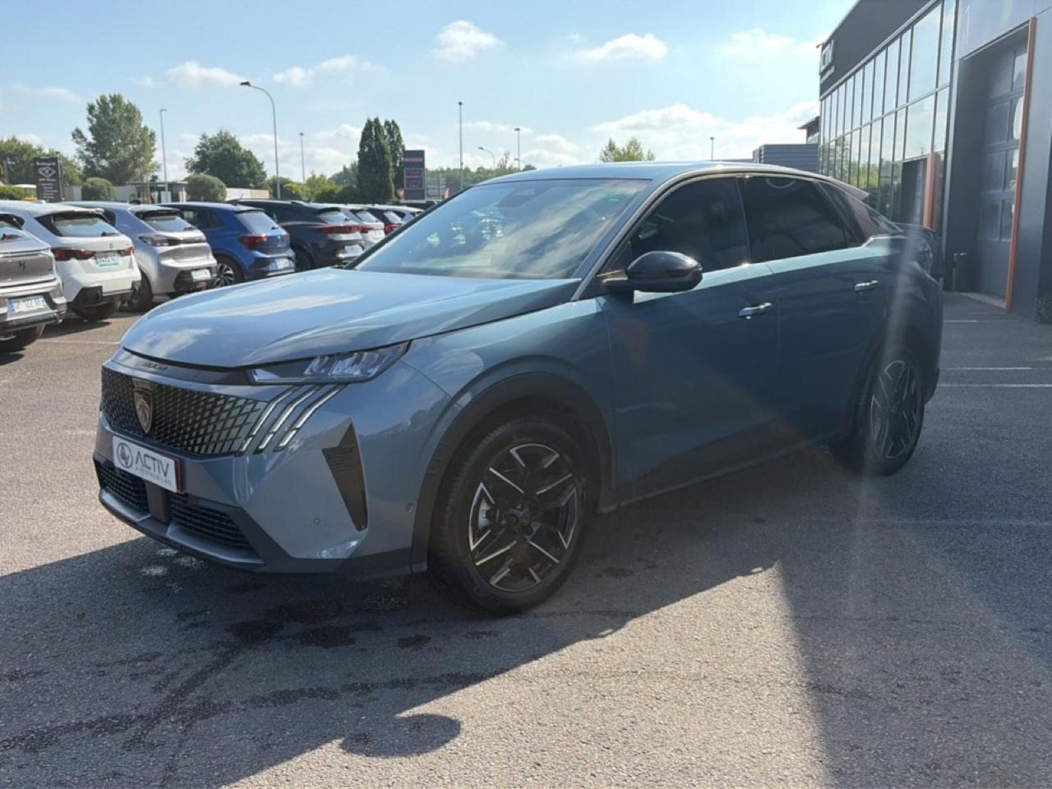 Peugeot 3008 1.2 HYBRID 145 ALLURE E-DCS6 (2025) - Foto 1