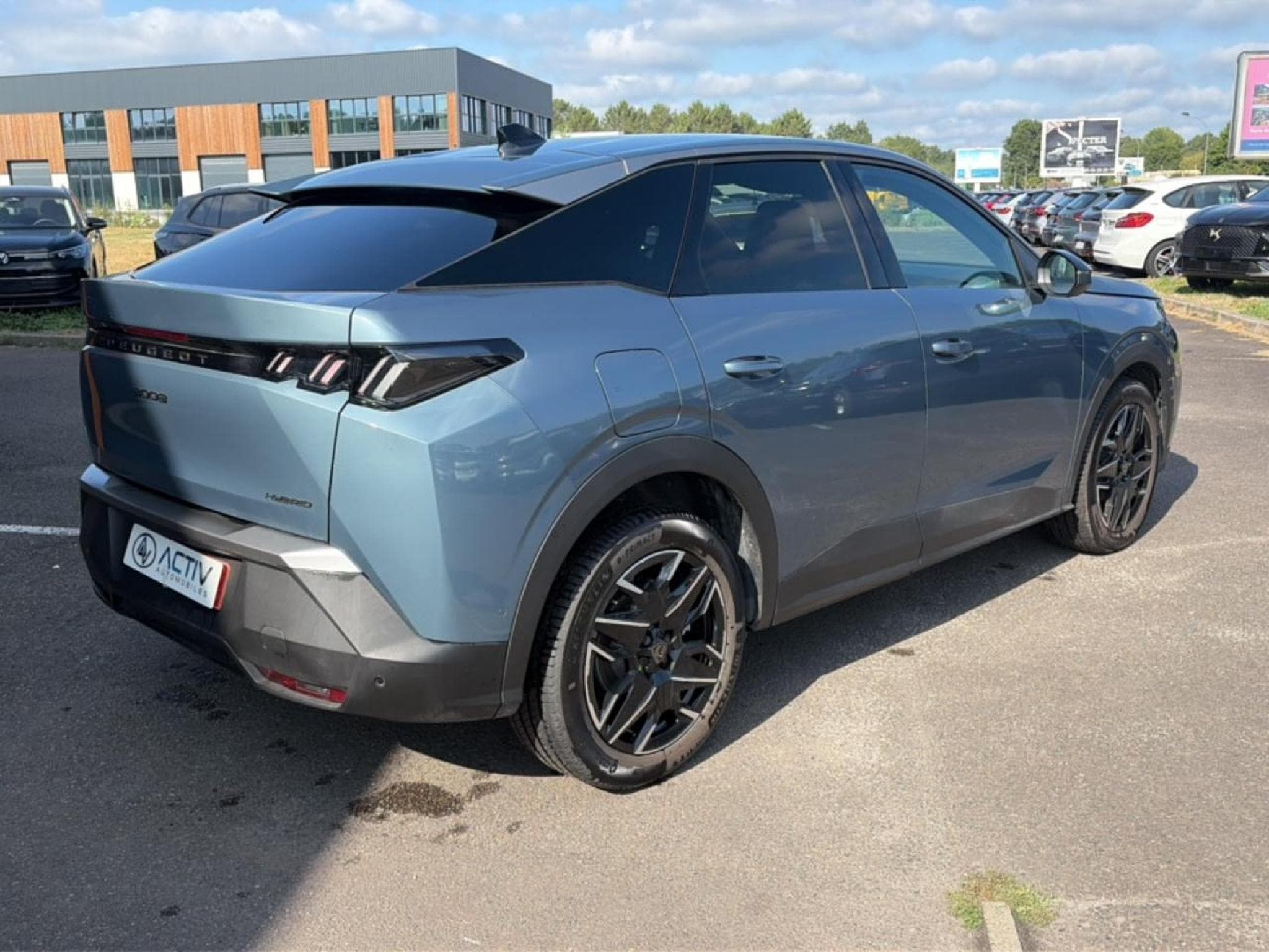 Peugeot 3008 1.2 HYBRID 145 ALLURE E-DCS6 (2025) - Foto 5