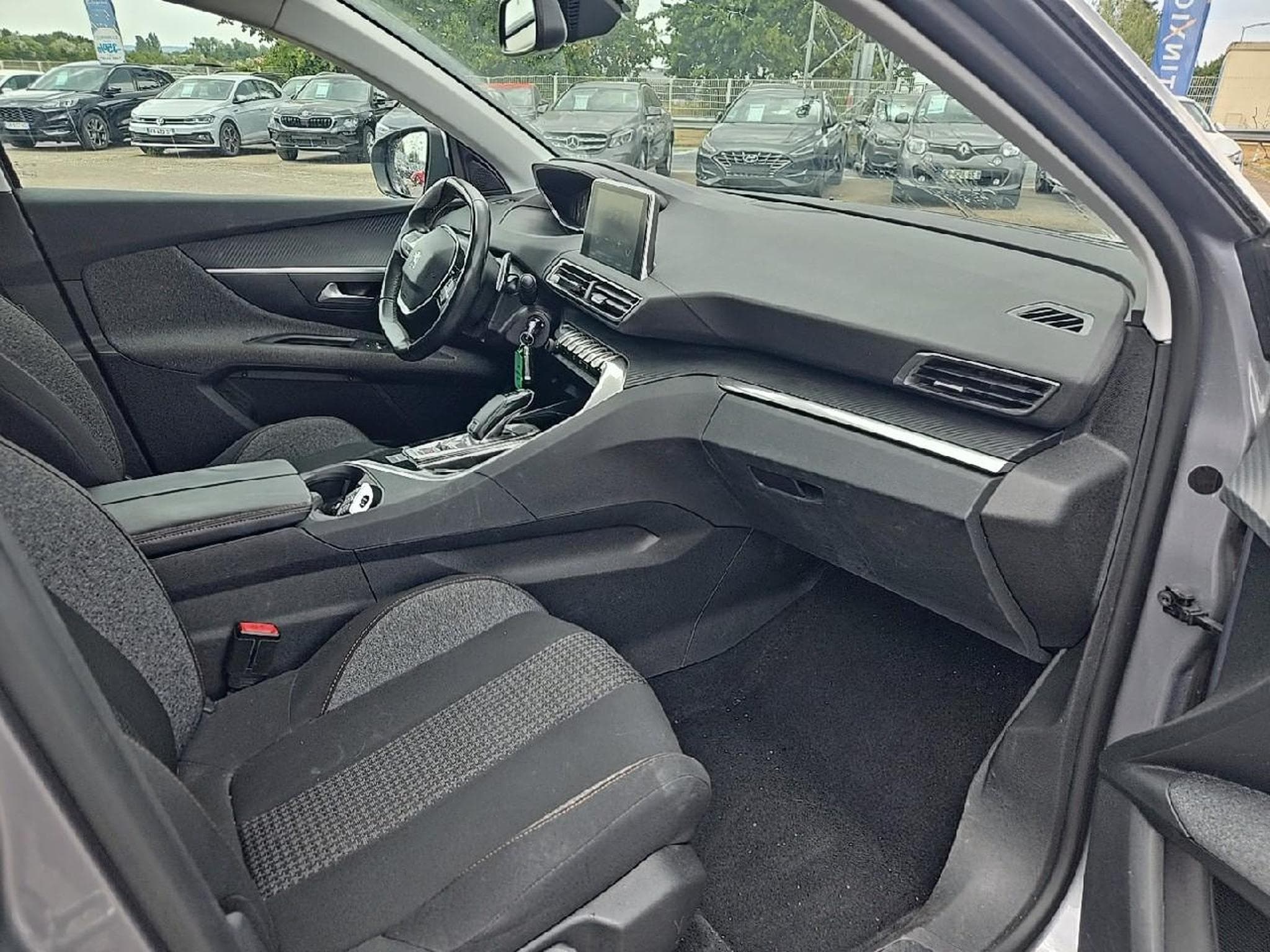 Peugeot 3008 1.5 BLUEHDI 130 ACTIVE EAT8 (2018) - Foto 11