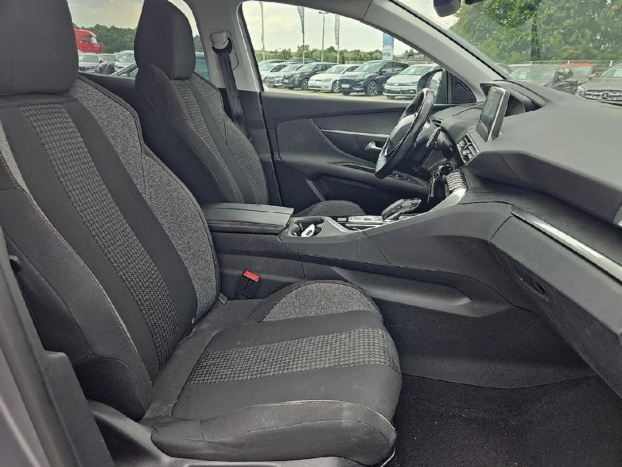 Peugeot 3008 1.5 BLUEHDI 130 ACTIVE EAT8 (2018) - Foto 12