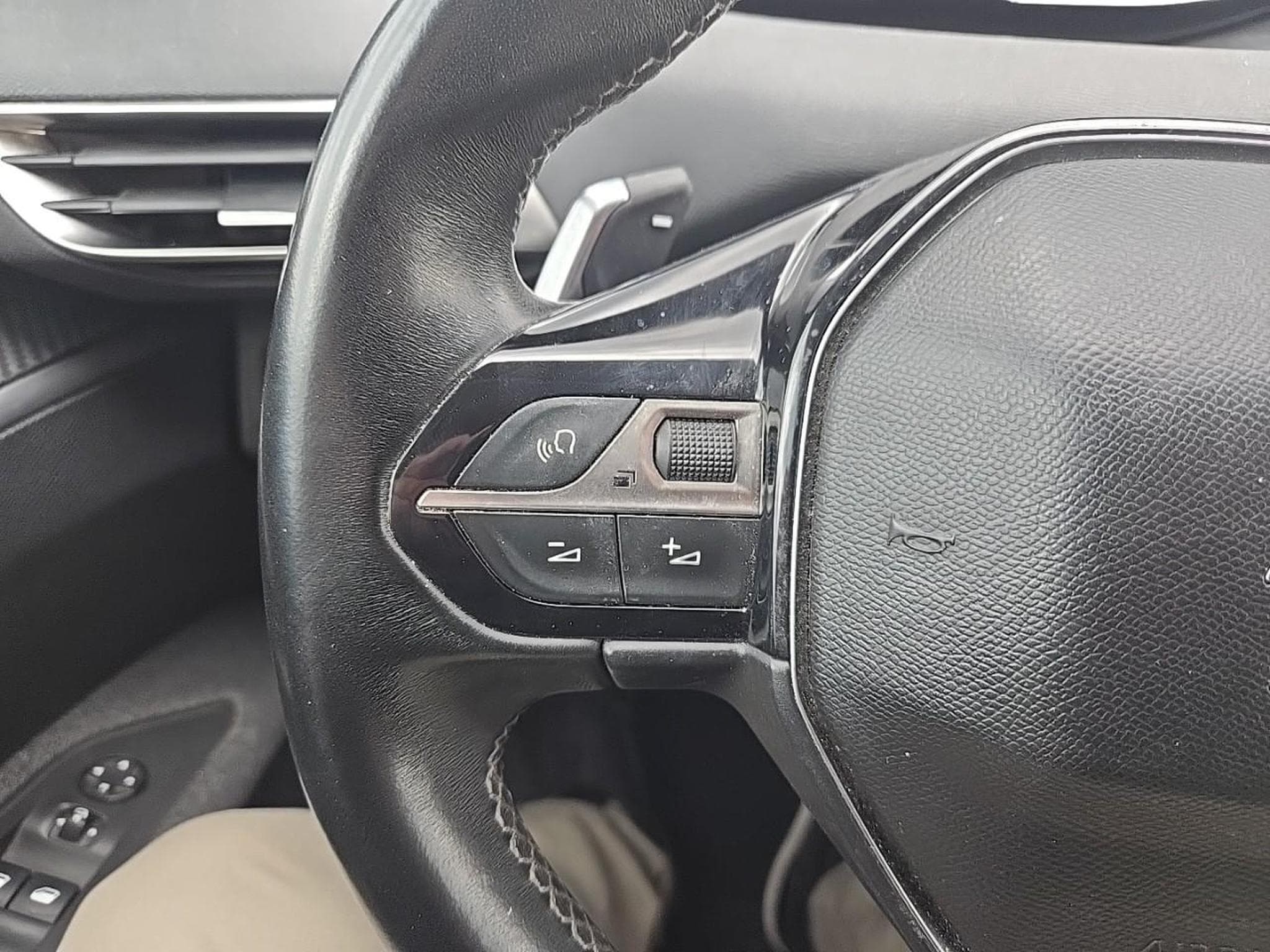 Peugeot 3008 1.5 BLUEHDI 130 ACTIVE EAT8 (2018) - Foto 19
