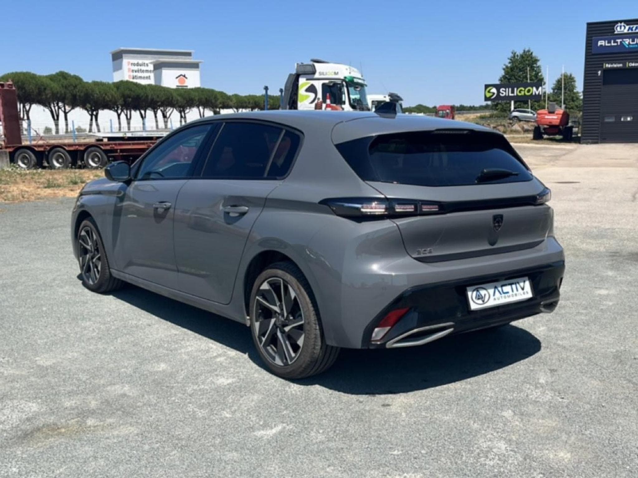 Peugeot 308 1.5 BLUEHDI 130  ALLURE EAT8 (2025) - Photo 7