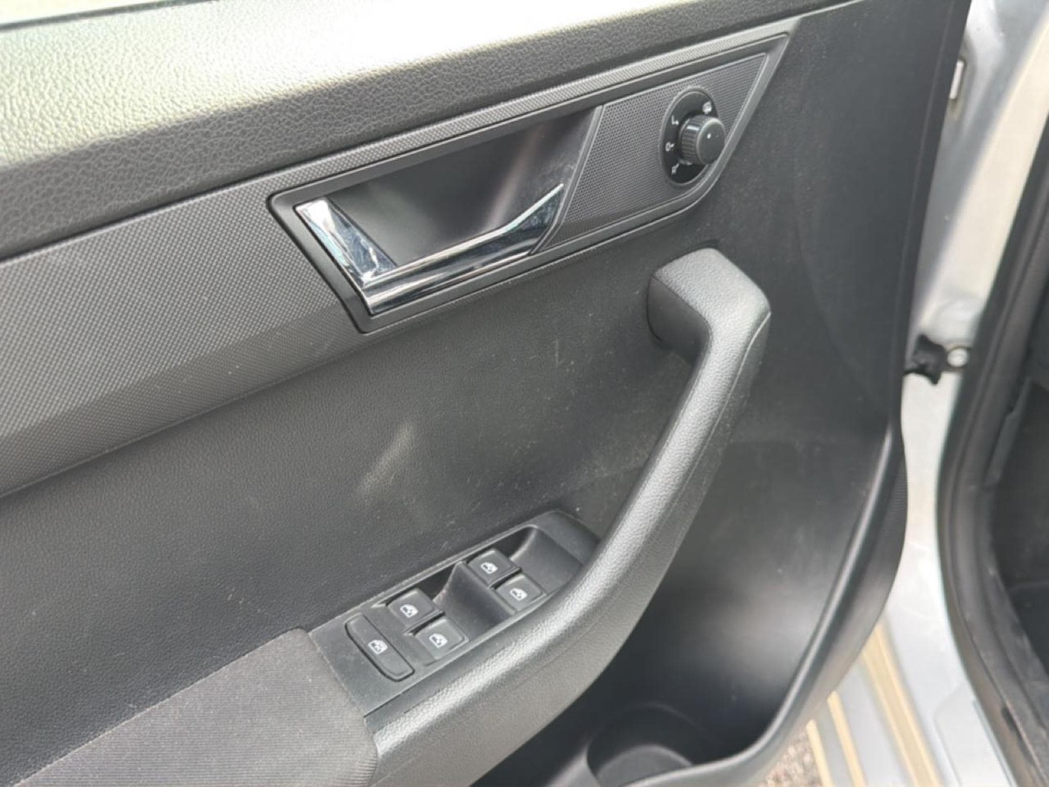 Skoda FABIA 1.0 MPI 75 CLEVER (2019) - Photo 12
